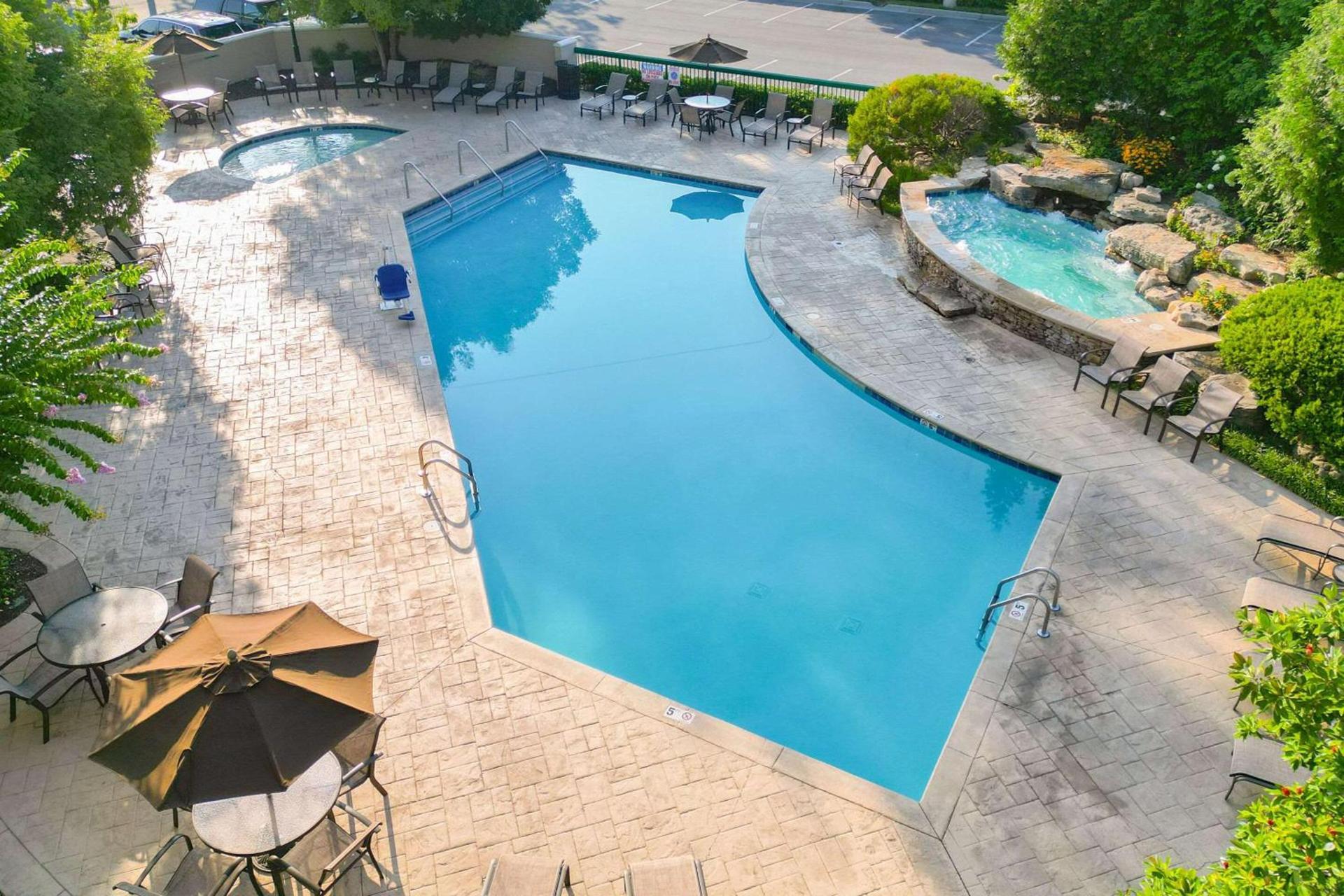 Quality Inn Near the Island Pigeon Forge photo 37