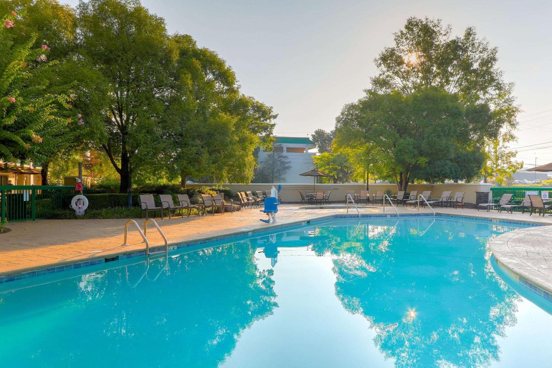 Quality Inn Near the Island Pigeon Forge photo 39