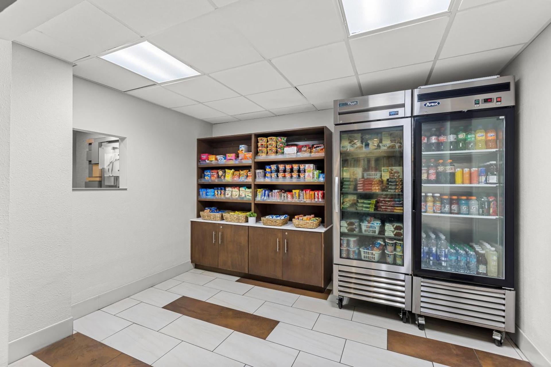 Holiday Inn Express Hotel & Suites Savannah Midtown by IHG photo 14
