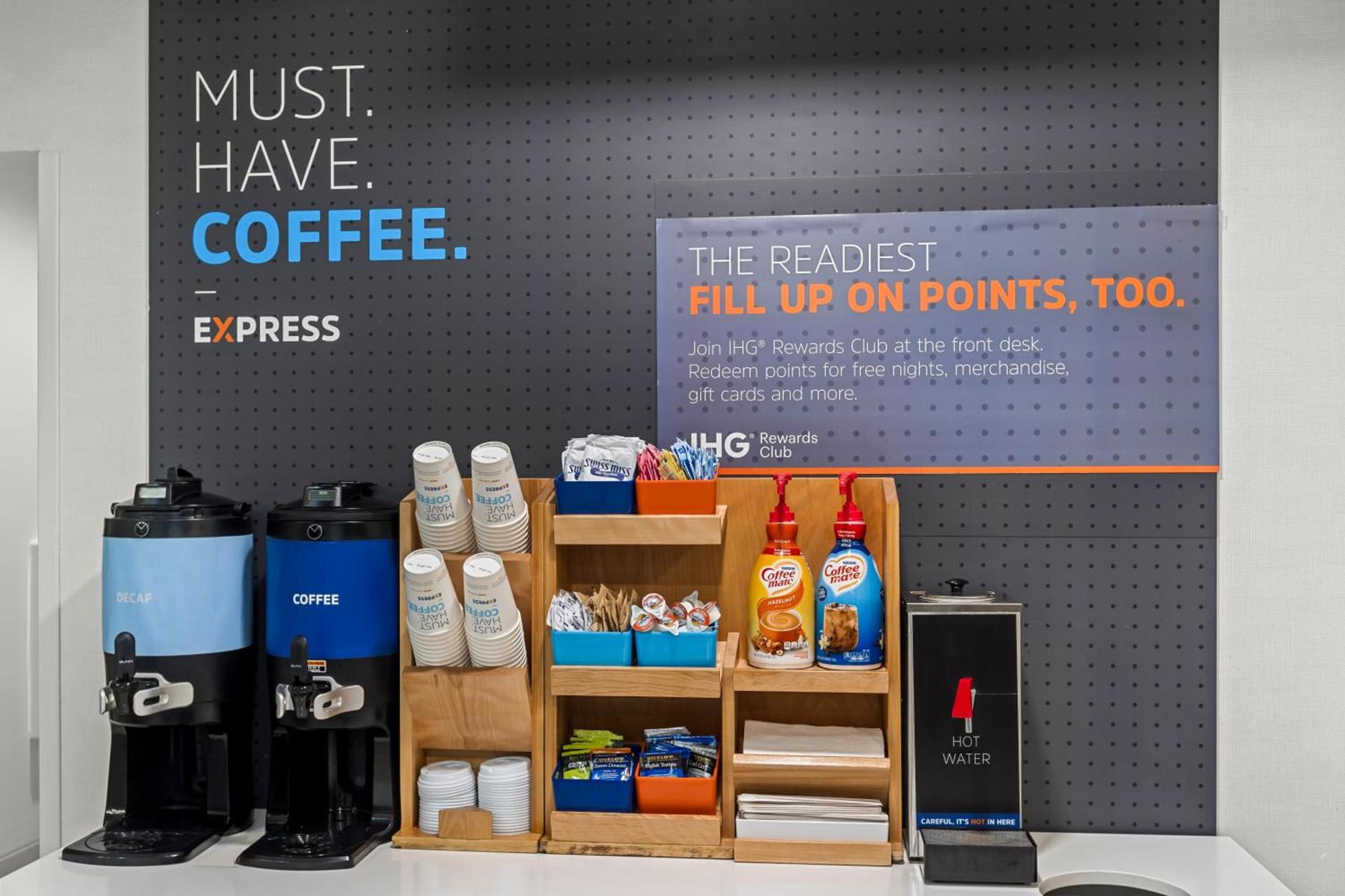 Holiday Inn Express Hotel & Suites Savannah Midtown by IHG photo 16