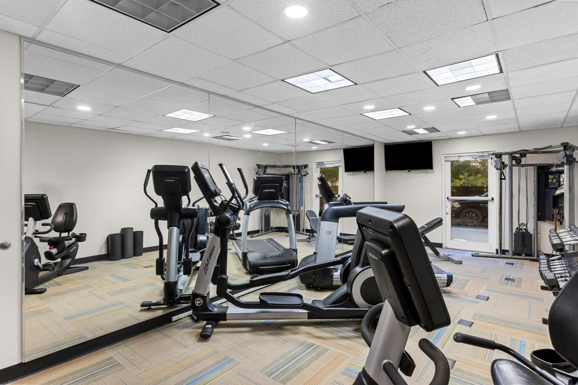 Holiday Inn Express Hotel & Suites Savannah Midtown by IHG photo 18