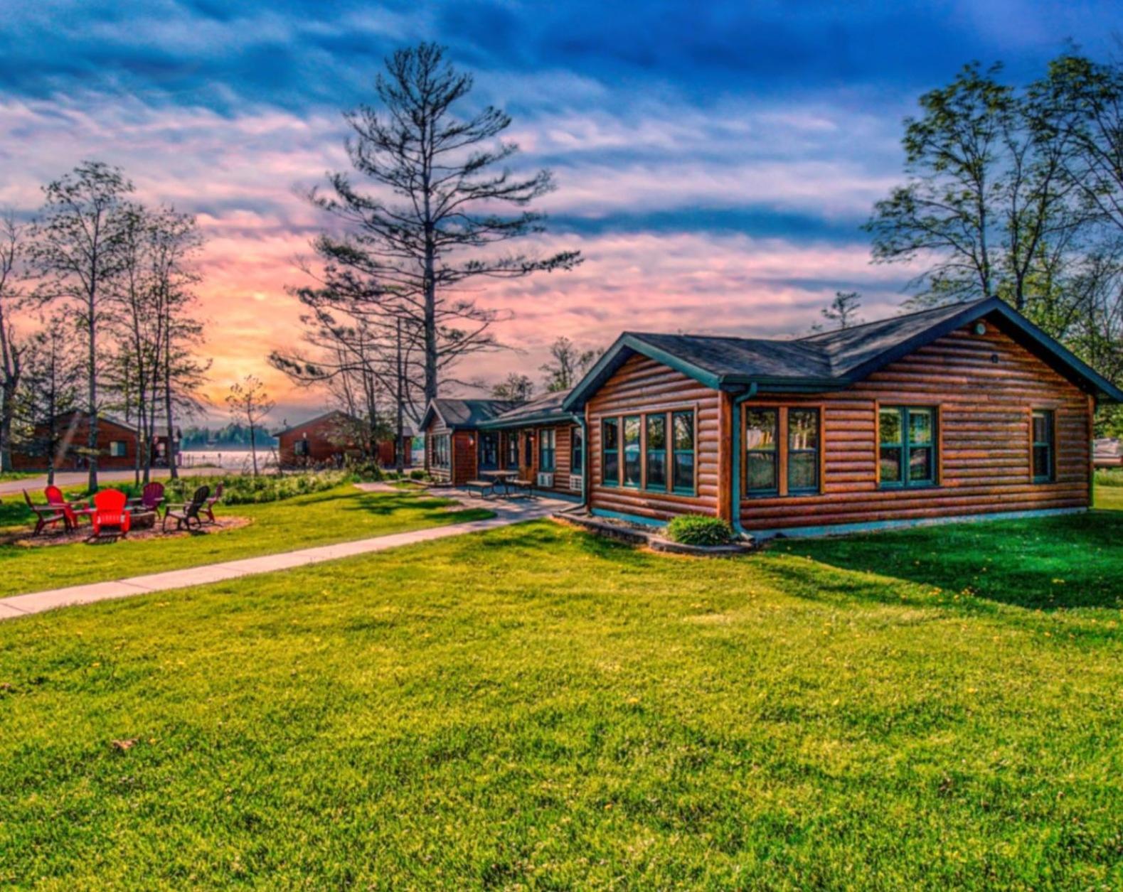Lena's Northern Pines Resort photo 24