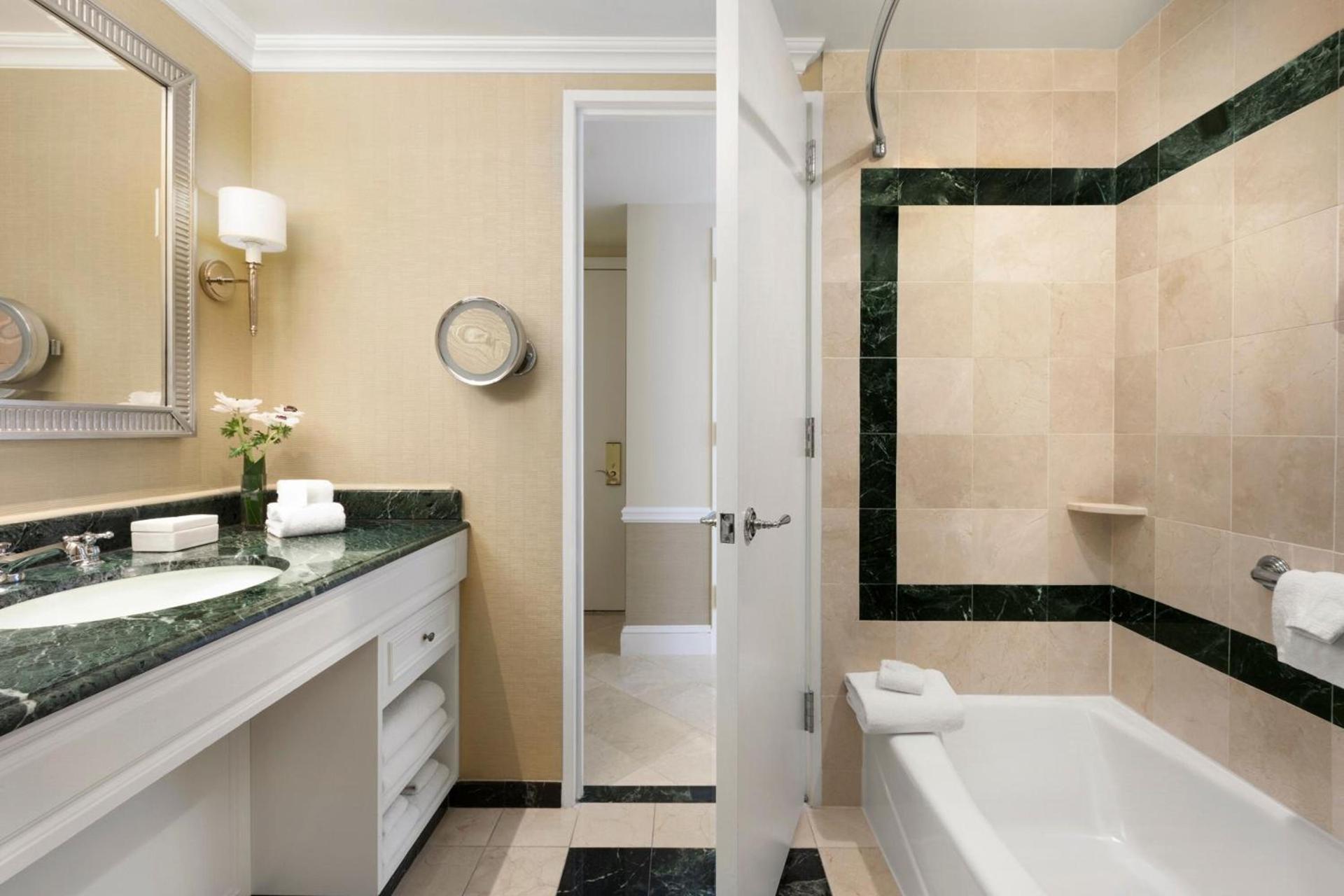 Boston Harbor Hotel photo 60