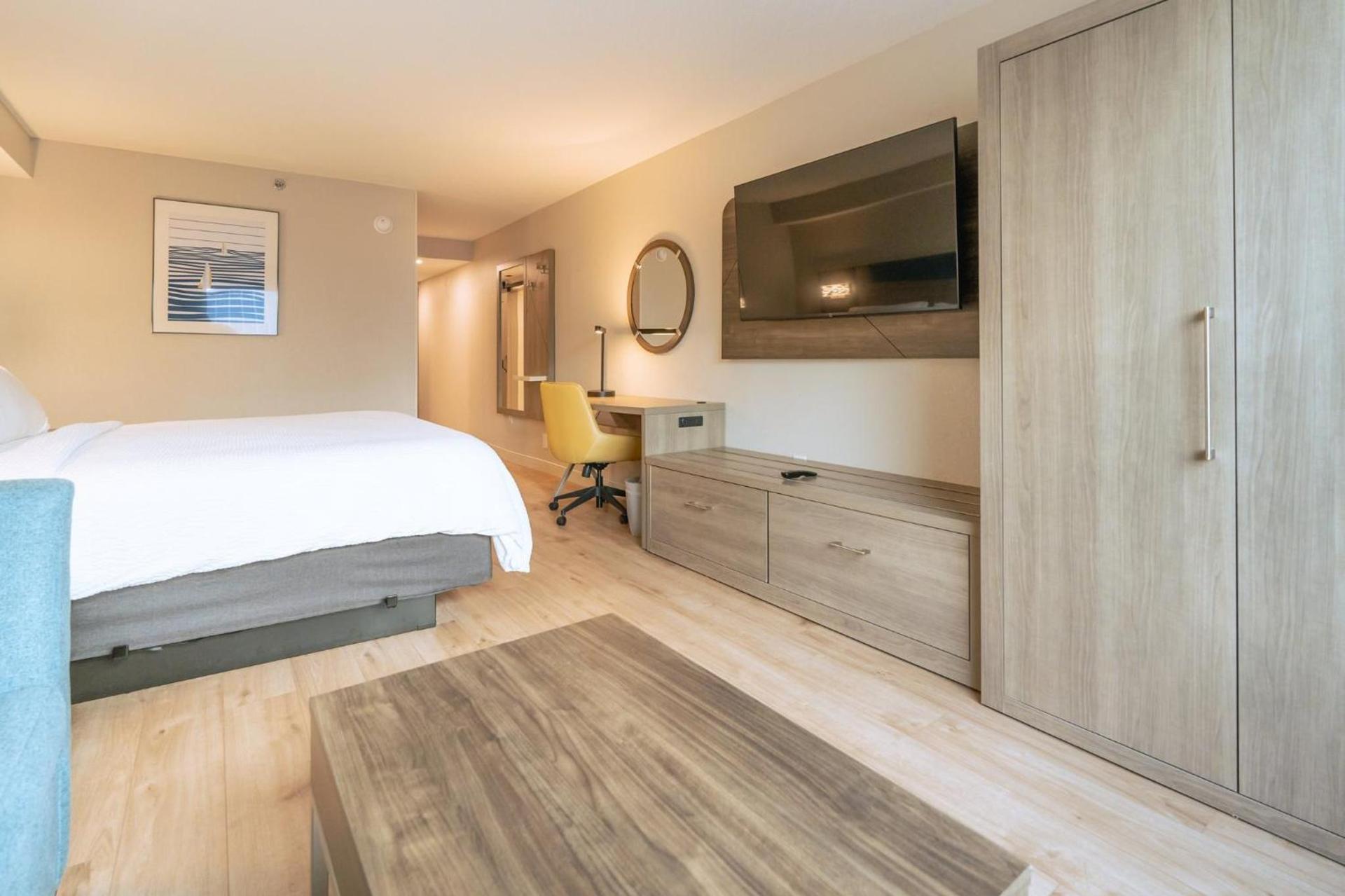 Holiday Inn Express Hotel & Suites Cocoa Beach by IHG photo 49