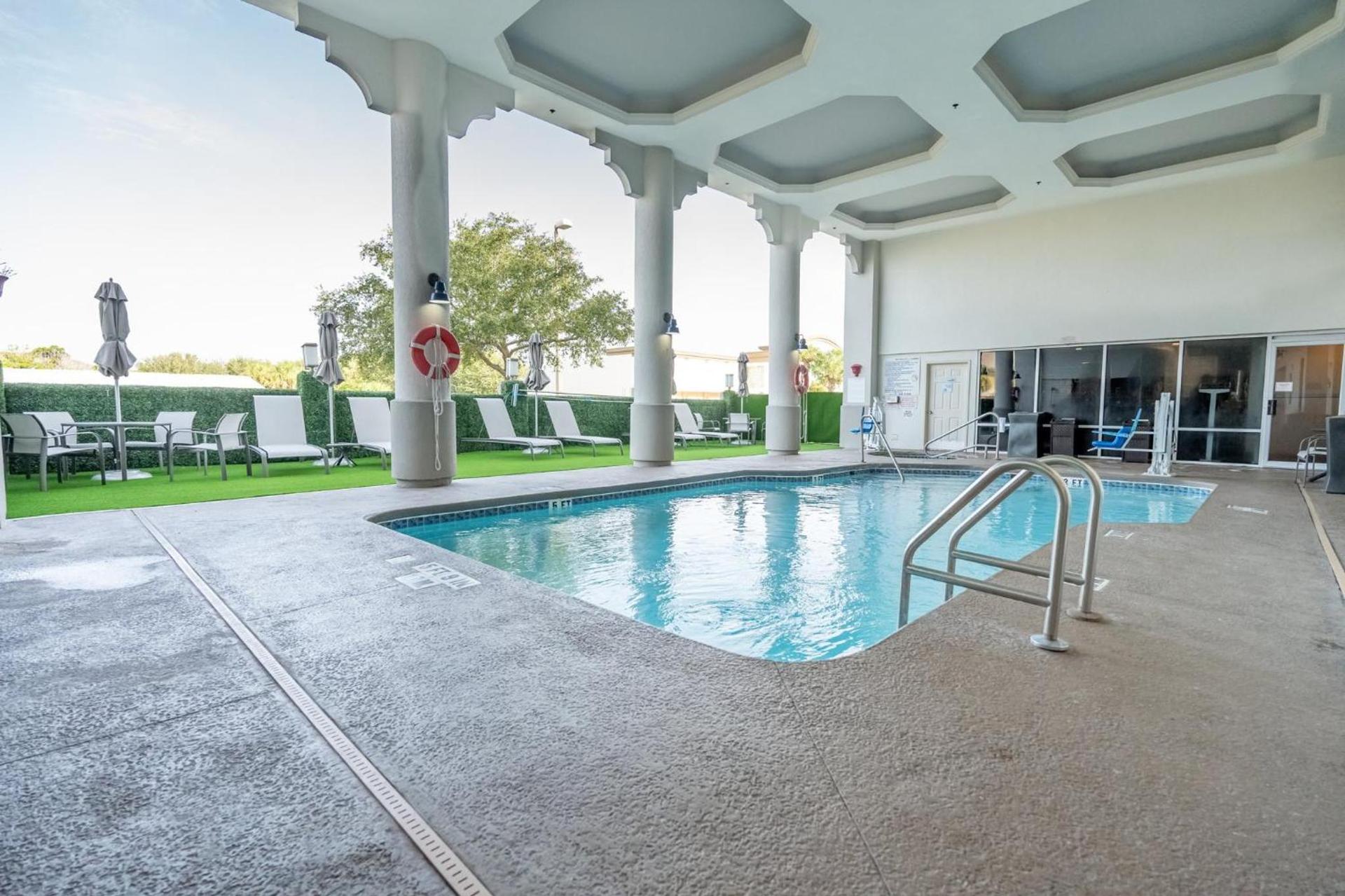 Holiday Inn Express Hotel & Suites Cocoa Beach by IHG photo 45