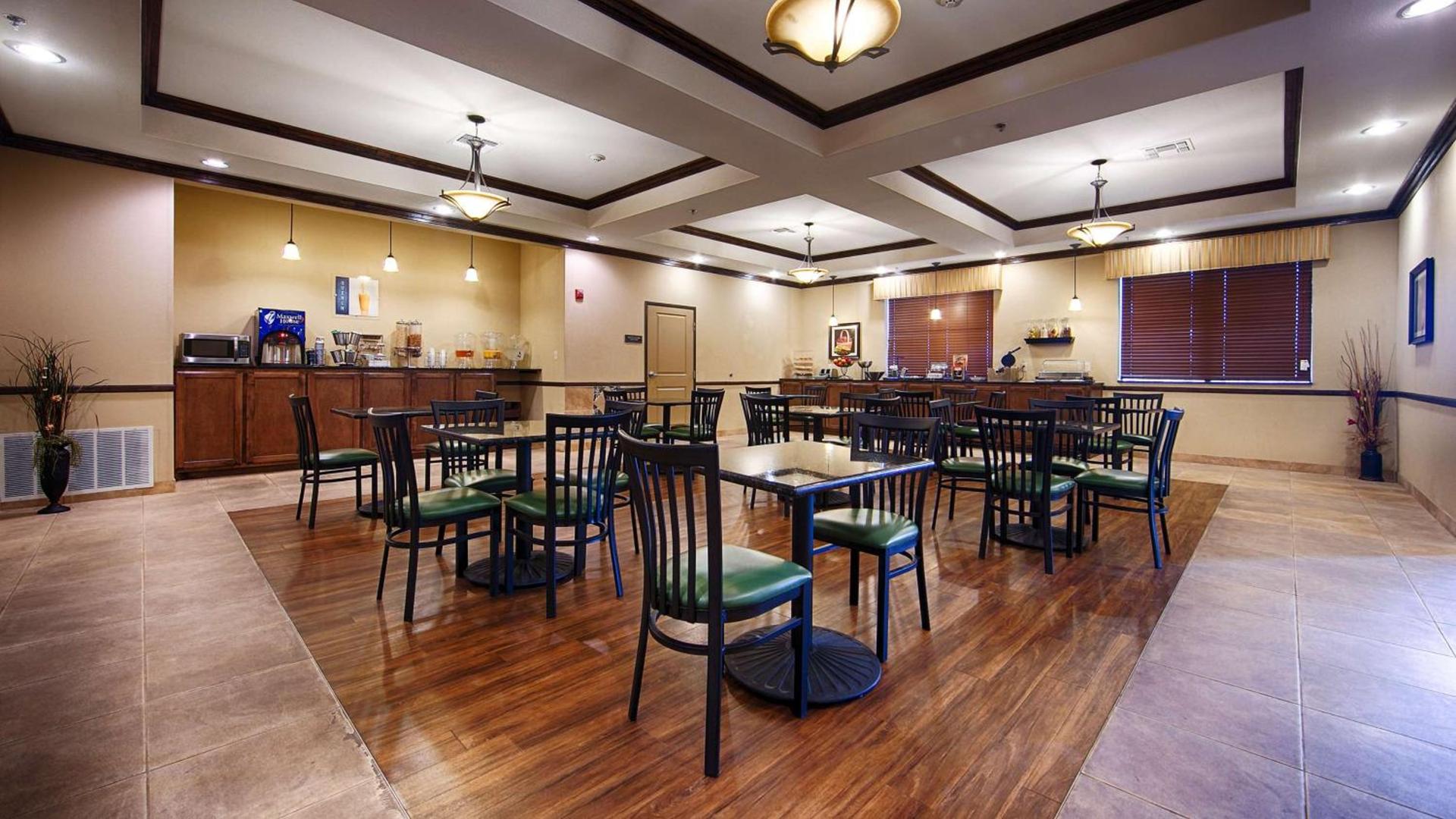 Best Western Plus Emory at Lake Fork Inn & Suites photo 7