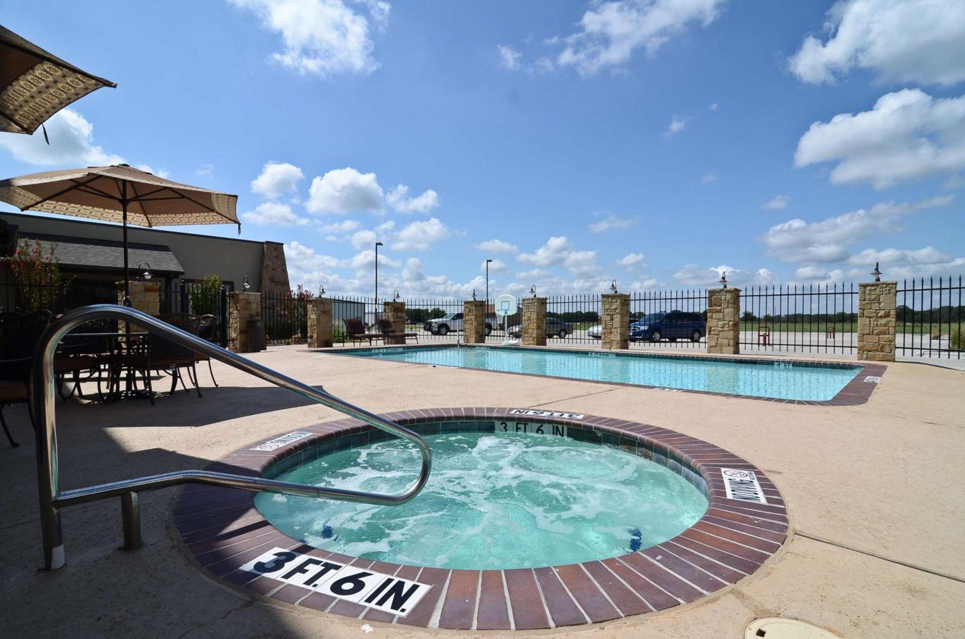Best Western Plus Emory at Lake Fork Inn & Suites photo 28