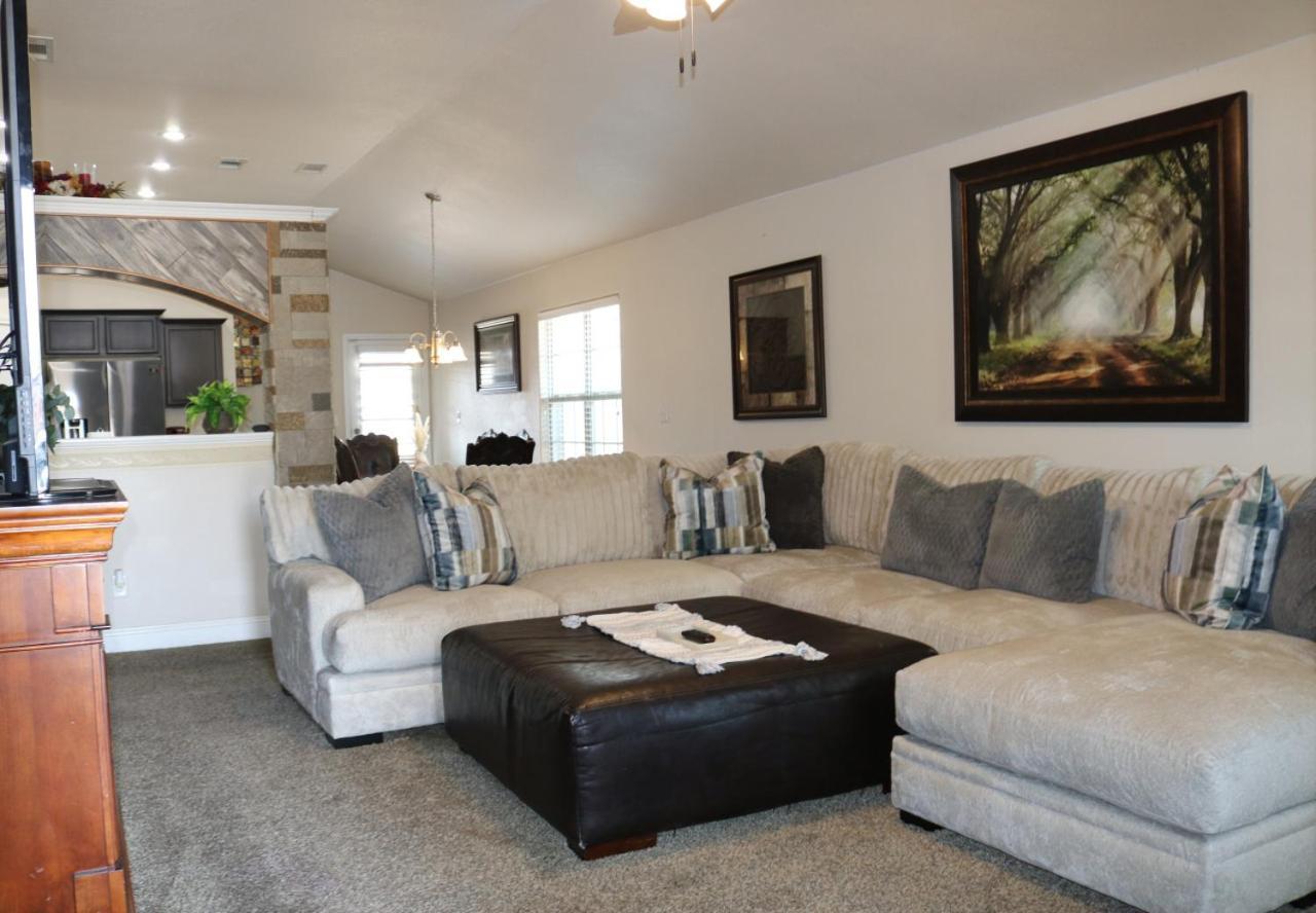 Business Comfort Private Bedroom in Odessa photo 2