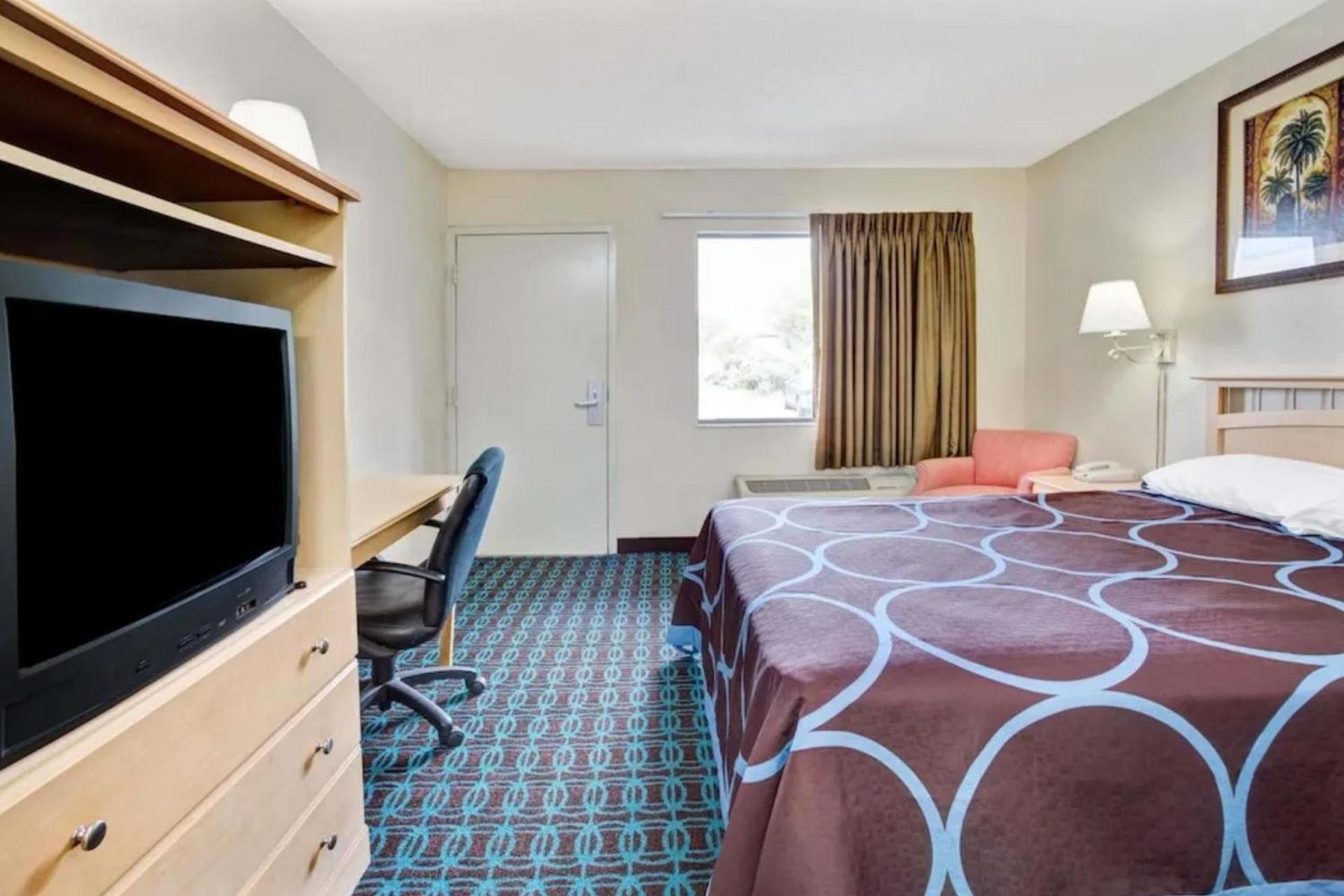 Economy Inn Jax-OP photo 4