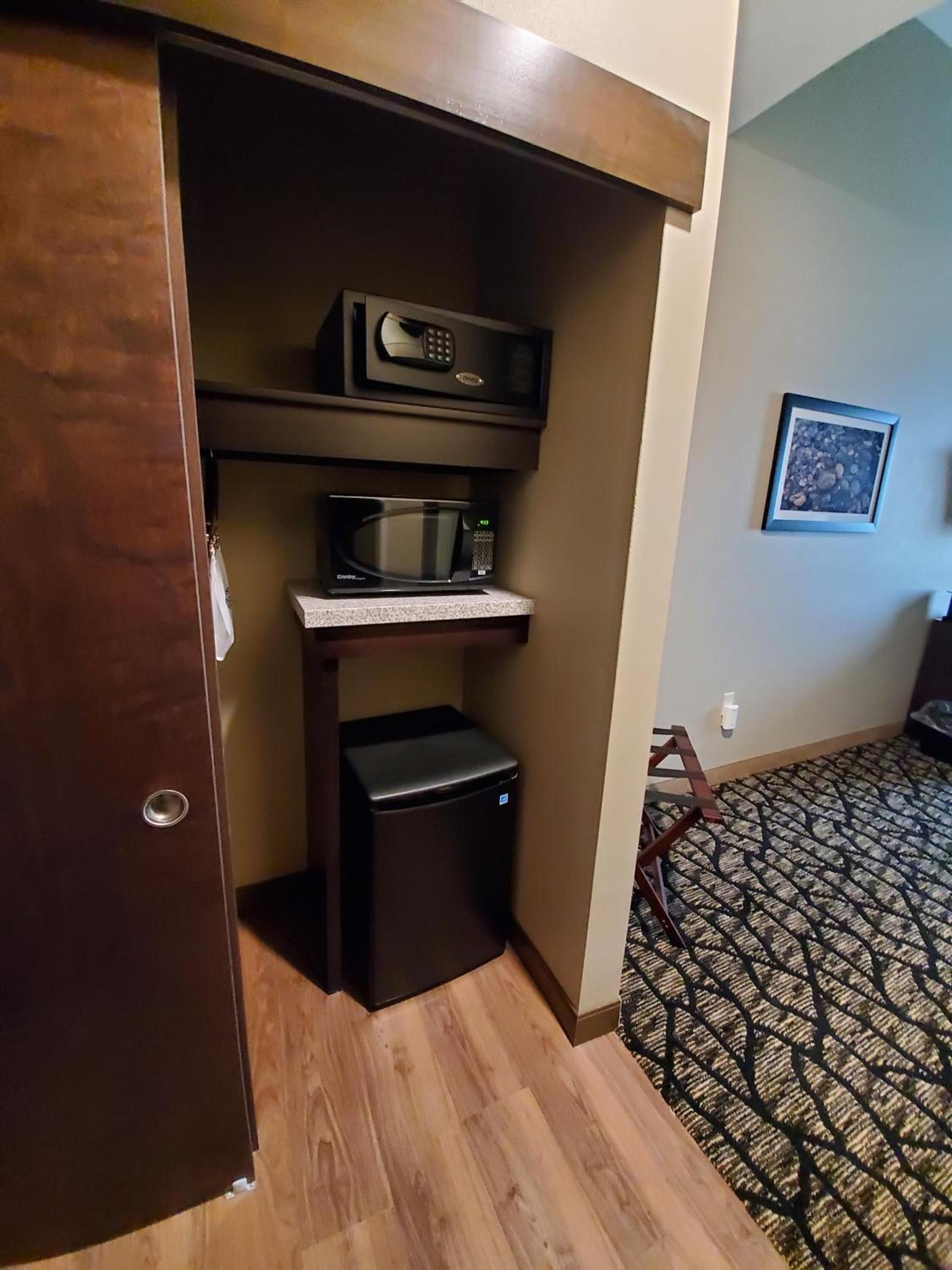 Best Western Plus Lakeview Hotel photo 4