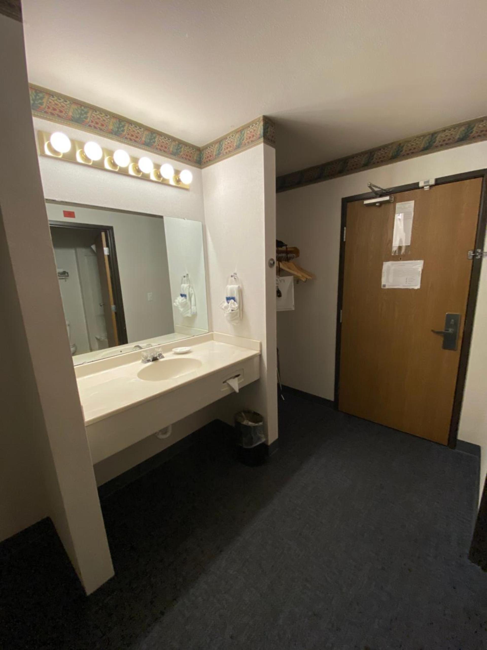 Quality Inn Port Orchard photo 21