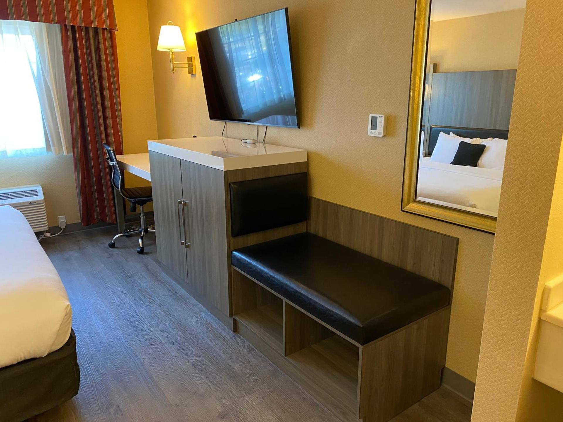 Quality Inn Port Orchard photo 26