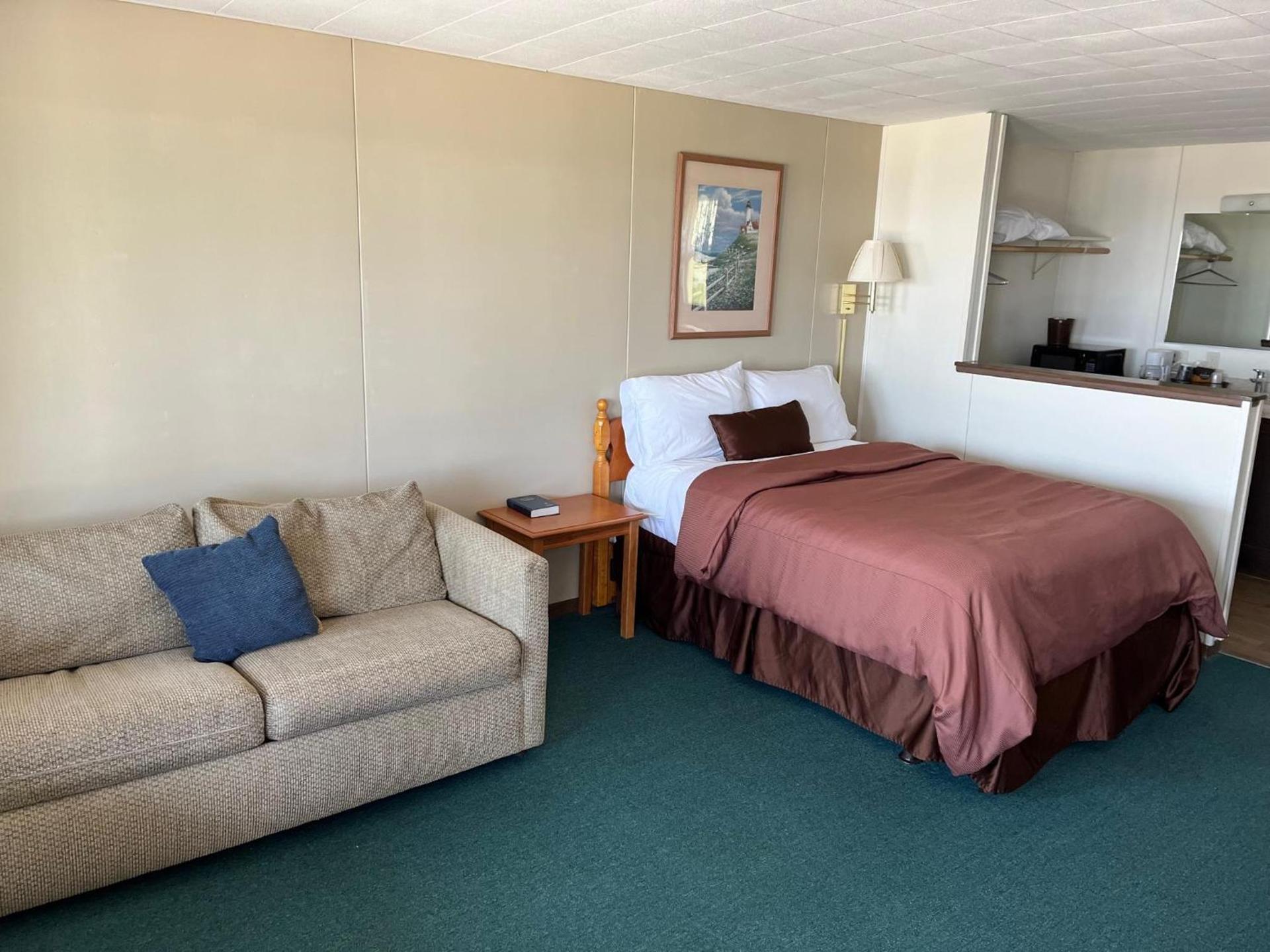 Harbor Inn Algoma photo 2