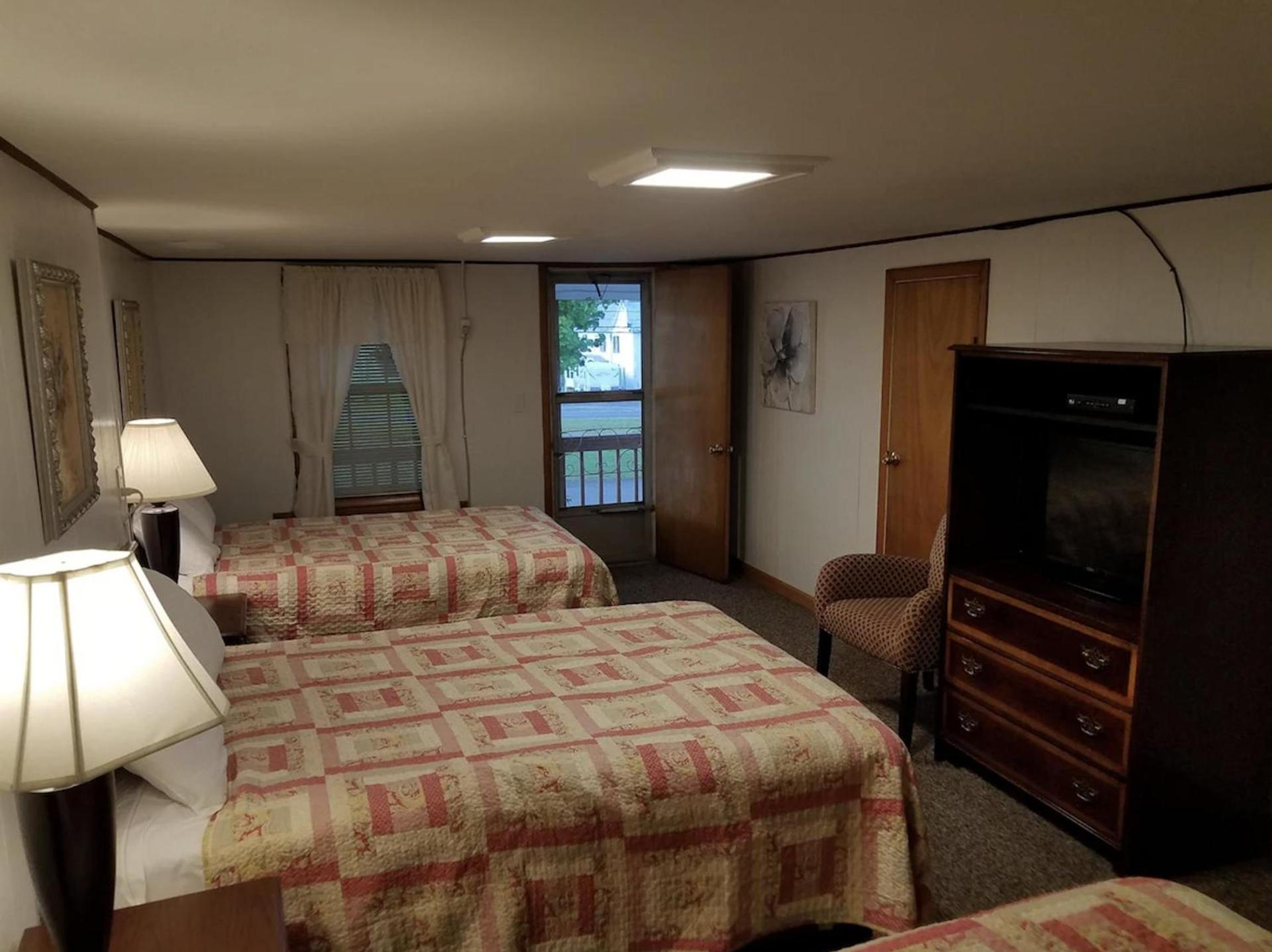 Hillside Hotel photo 11