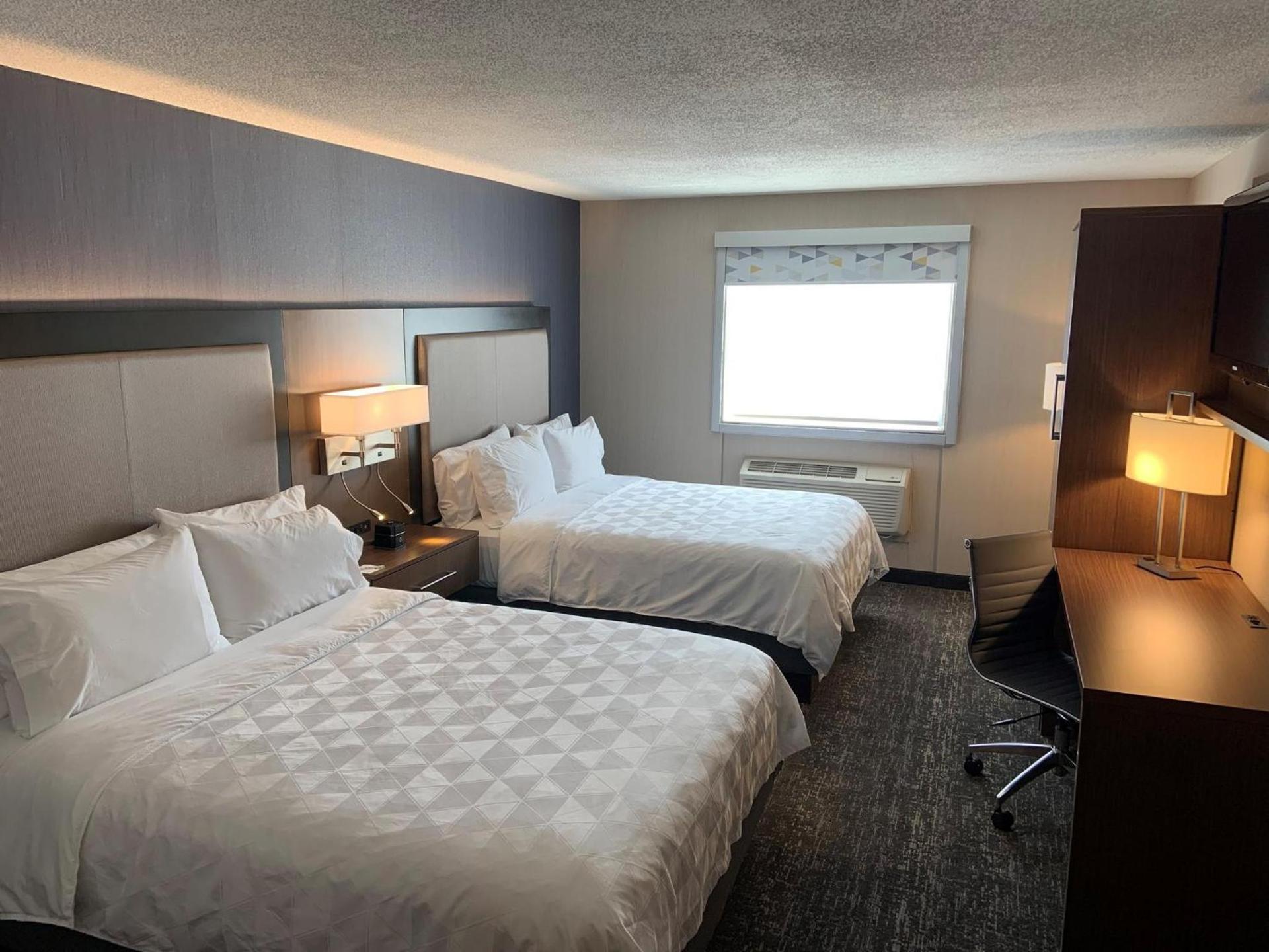 Holiday Inn & Suites Chicago-Carol Stream Wheaton by IHG photo 51