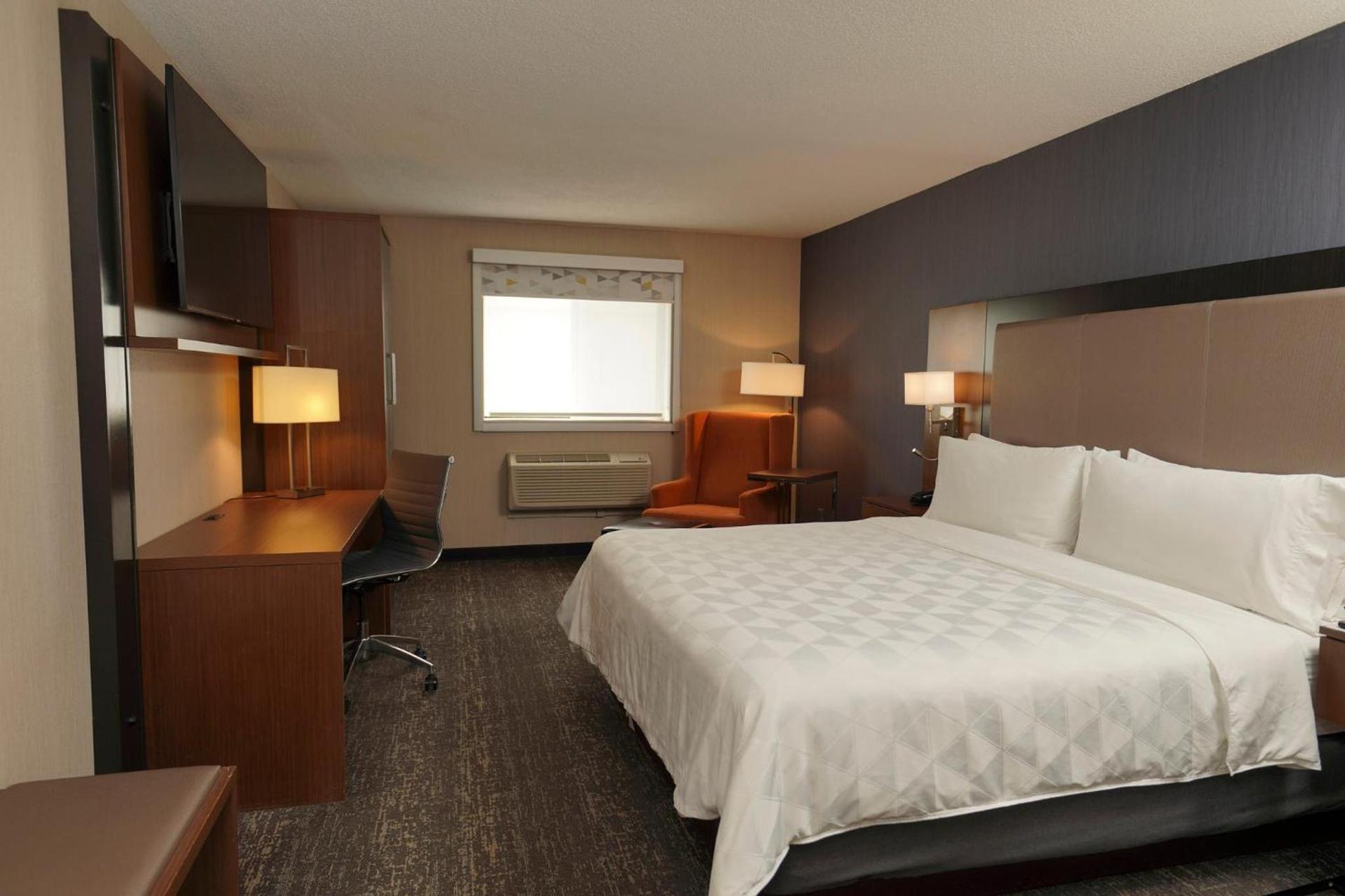 Holiday Inn & Suites Chicago-Carol Stream Wheaton by IHG photo 64