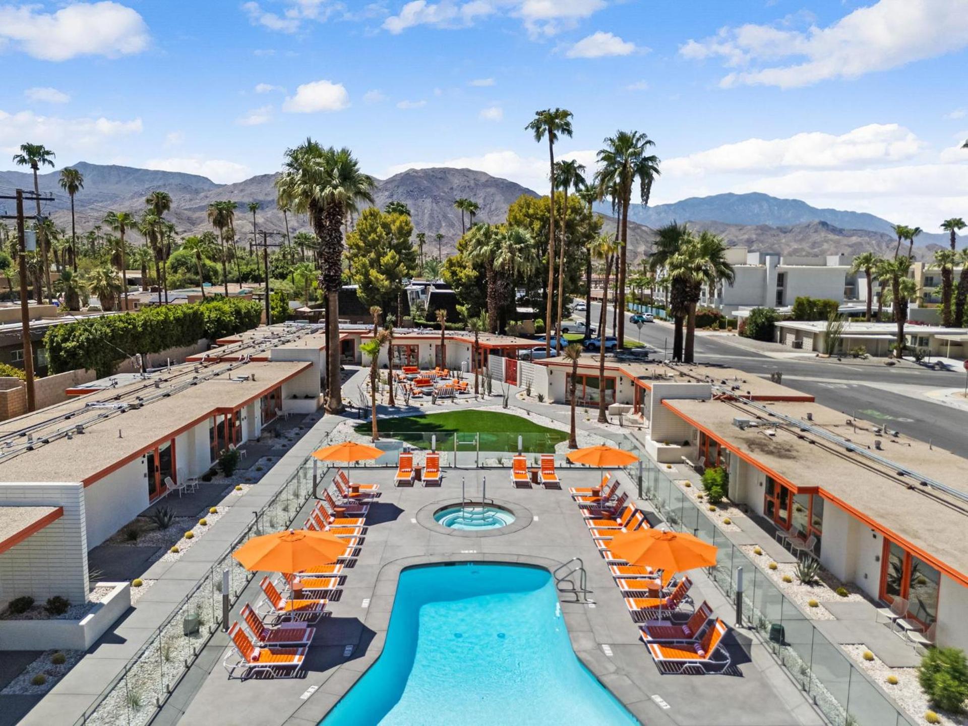 Mojave Resort - Adults Only photo 11