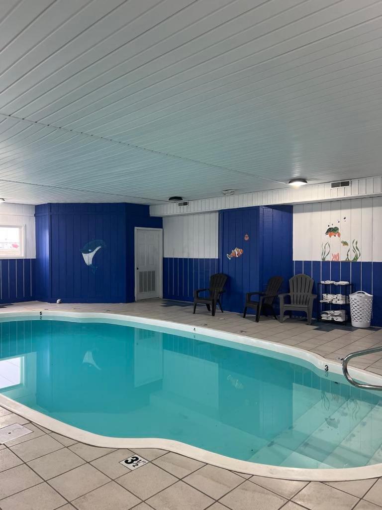 Ramada by Wyndham Effingham photo 9