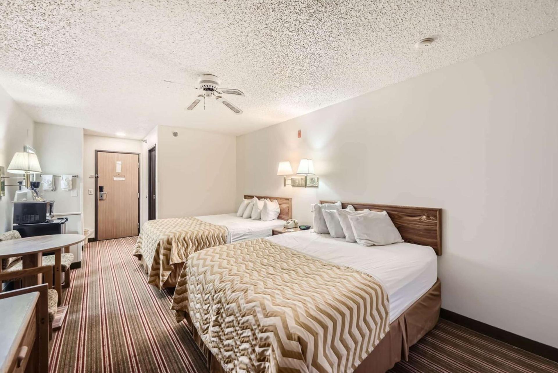 Travelodge by Wyndham Longmont photo 6