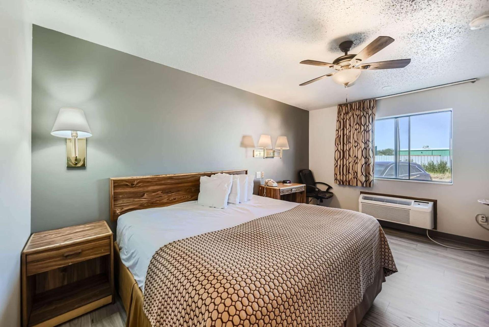 Travelodge by Wyndham Longmont photo 12