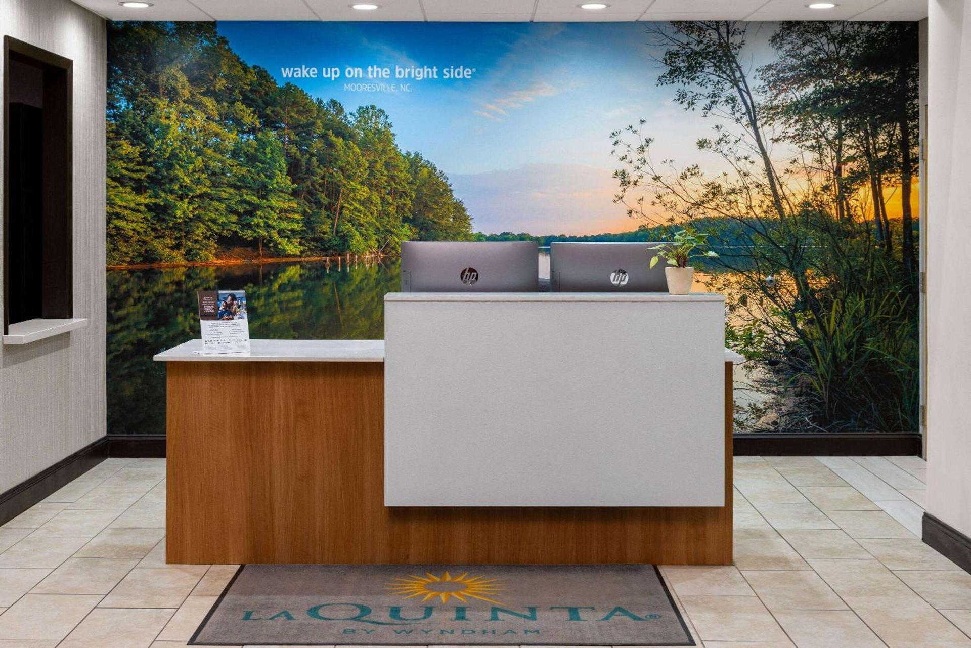 La Quinta Inn & Suites by Wyndham Mooresville photo 6