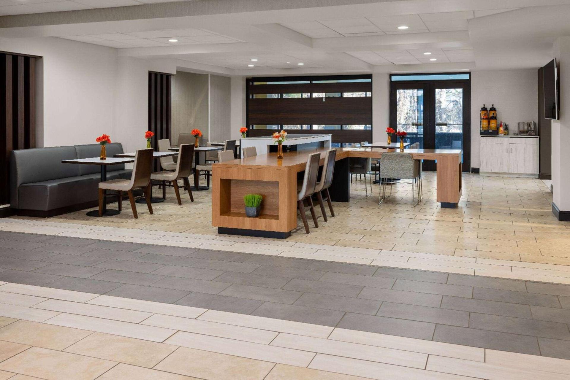 La Quinta Inn & Suites by Wyndham Mooresville photo 30