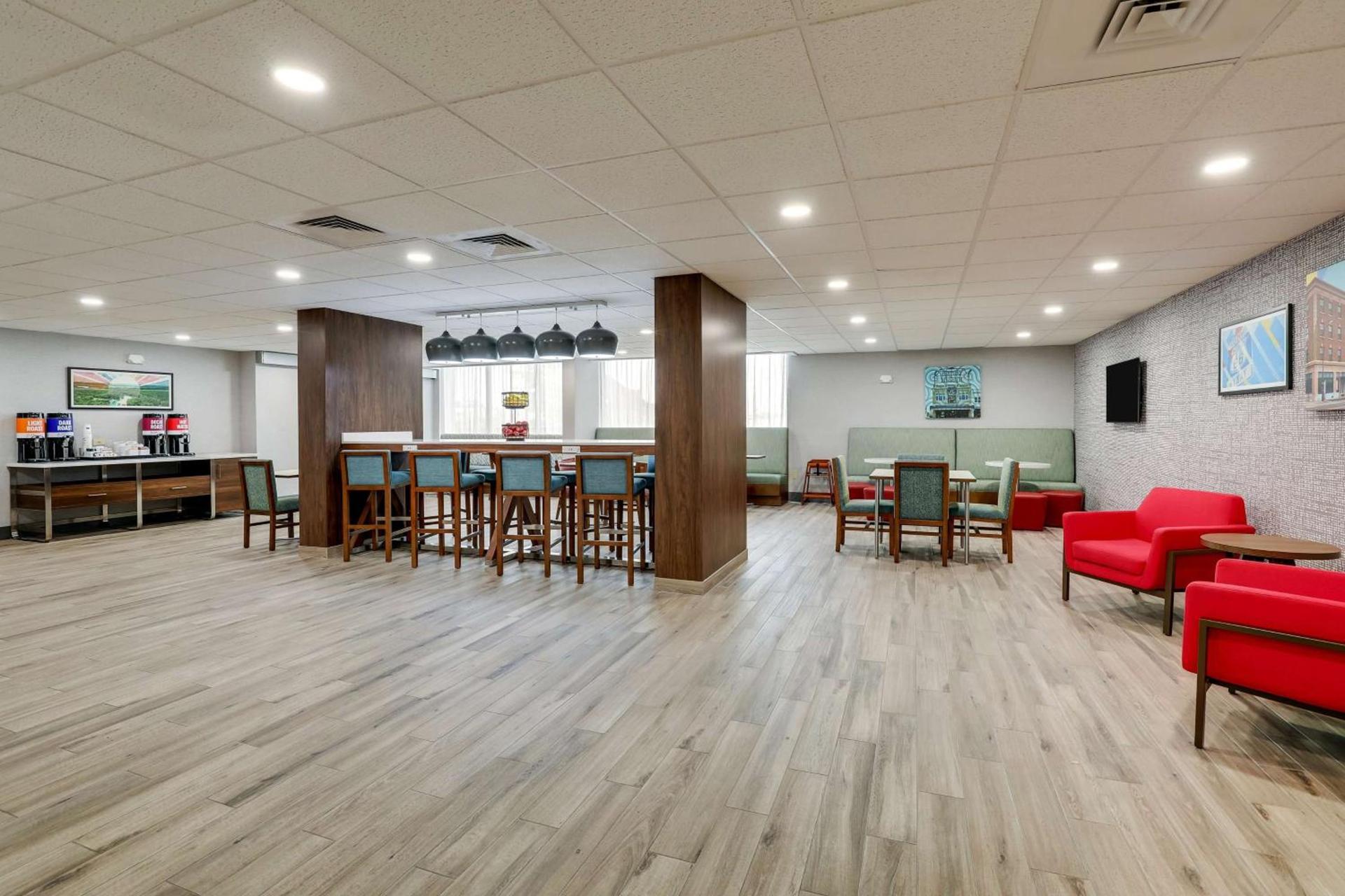 Hampton Inn Lebanon photo 5