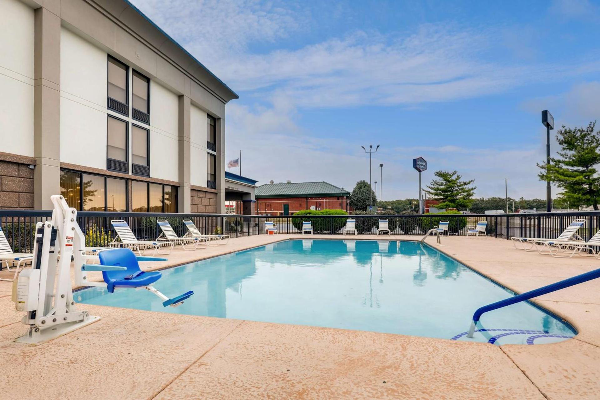 Hampton Inn Lebanon photo 7