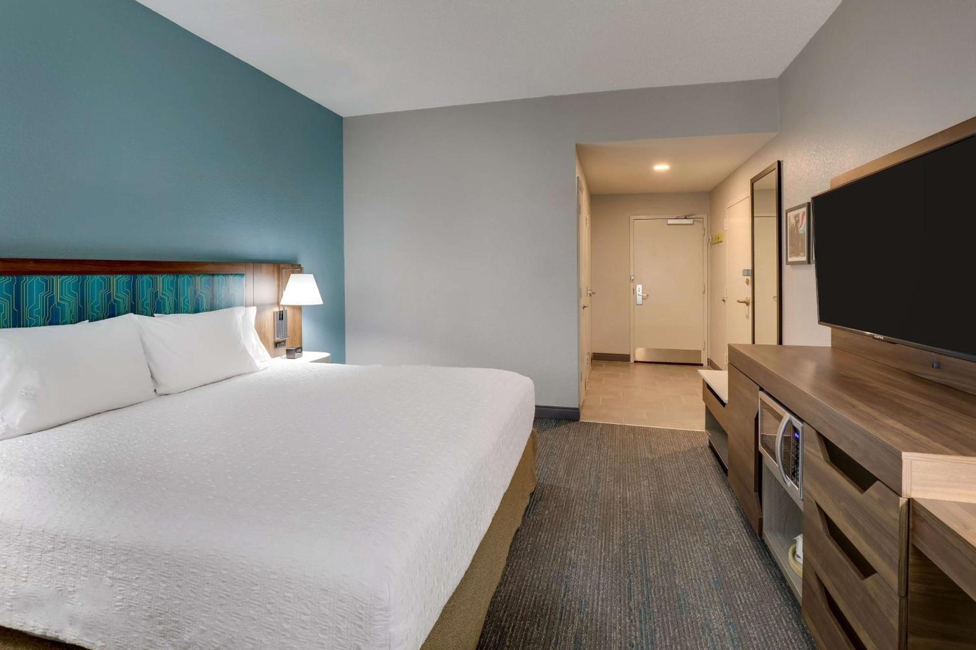 Hampton Inn Lebanon photo 13