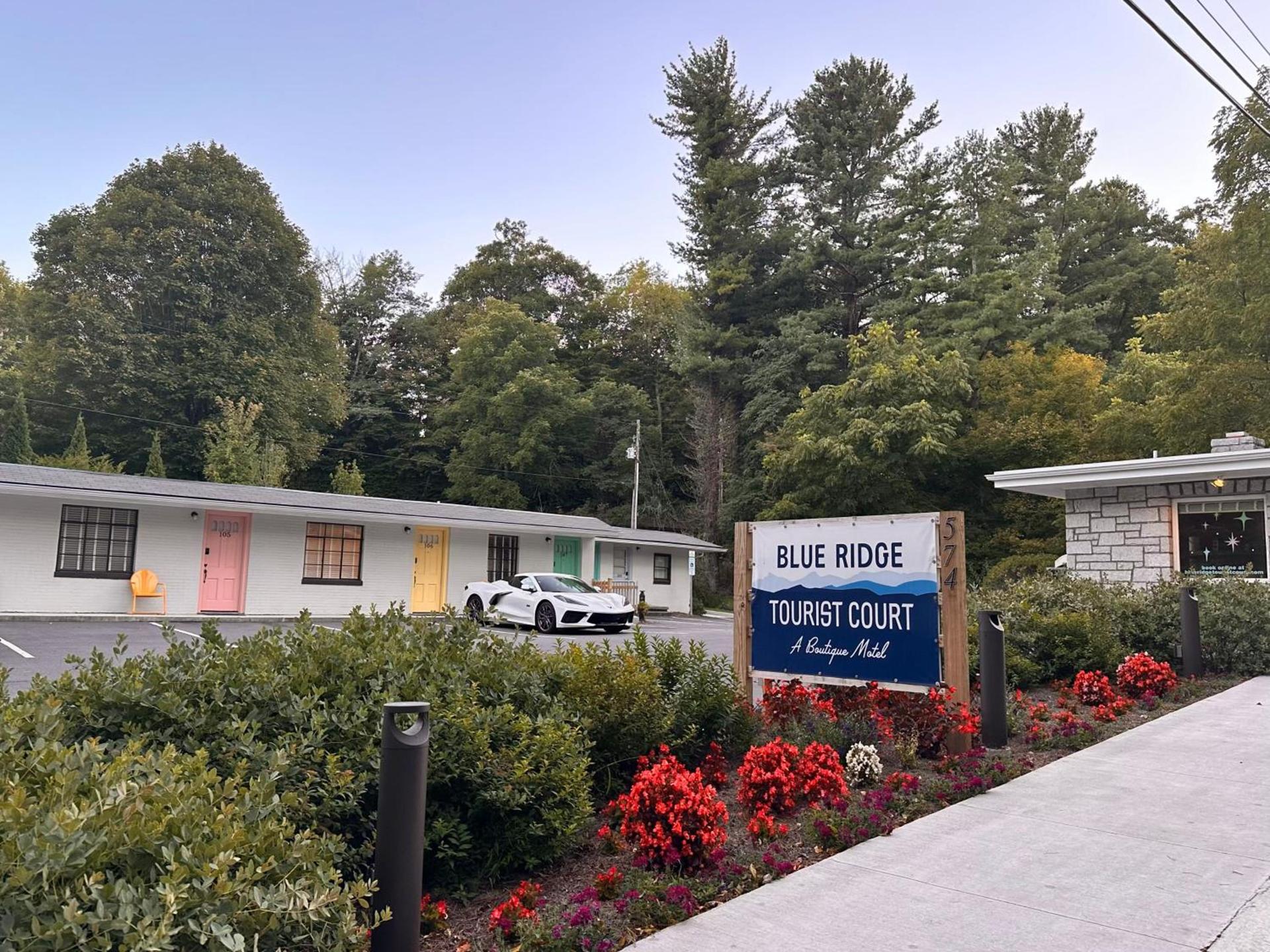 Blue Ridge Tourist Court photo 70