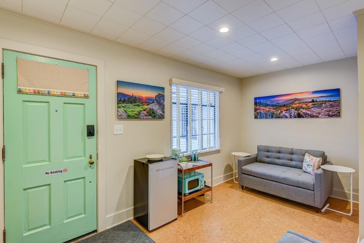 Blue Ridge Tourist Court photo 37