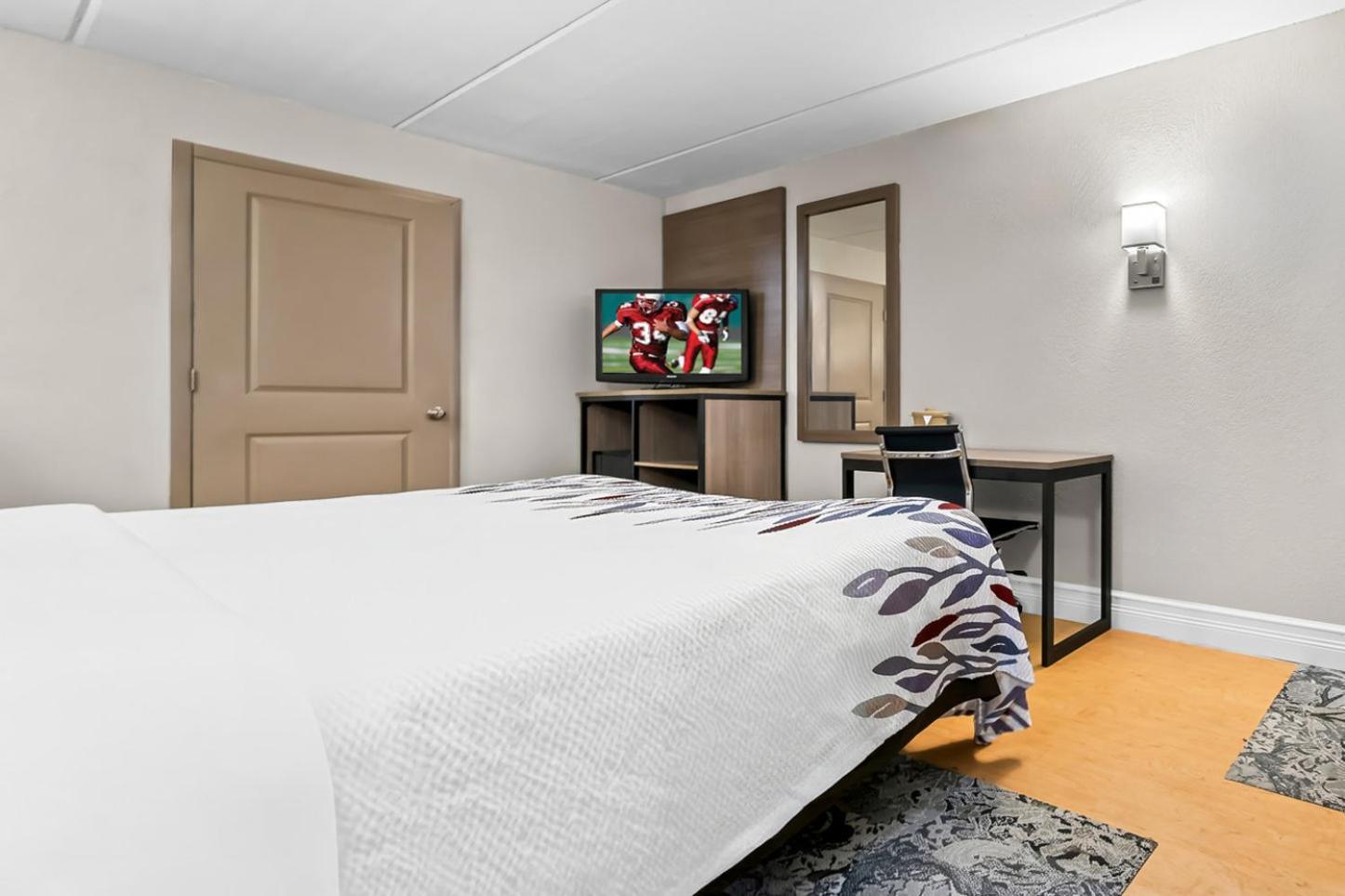 Red Roof Inn Tampa Fairgrounds - Casino photo 13