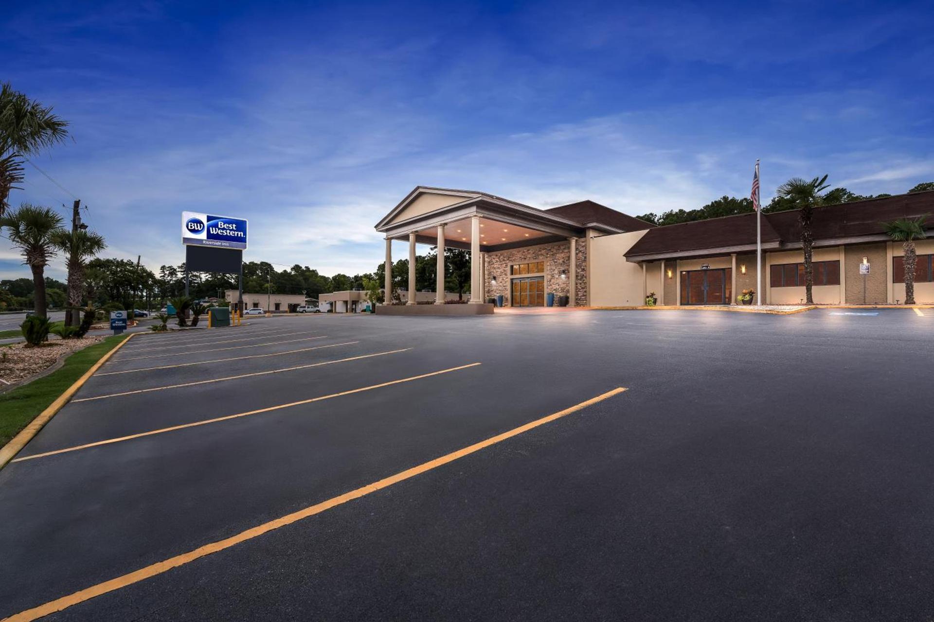 Best Western Riverside Inn photo 30