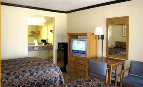 Town House Motel photo 1