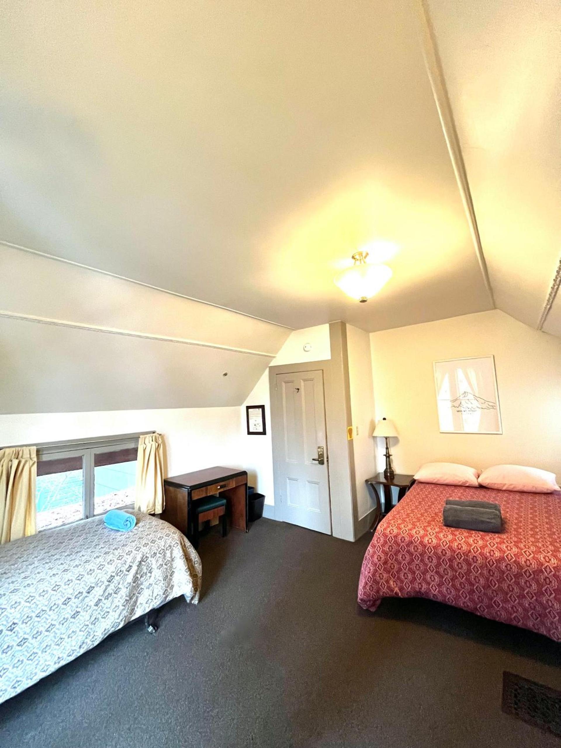 Northwest Portland Hostel photo 40