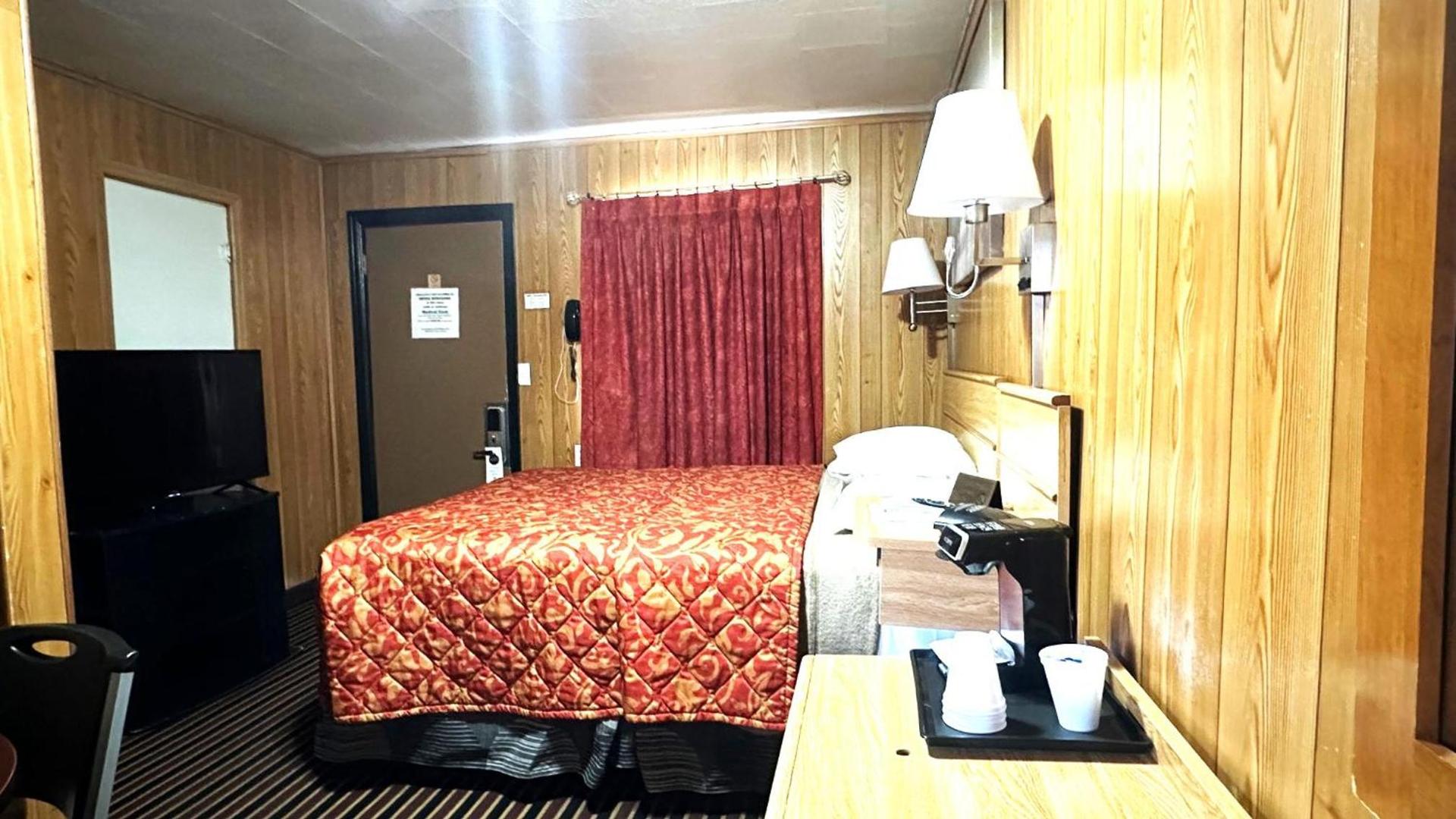 Relax Inn Vinita photo 38