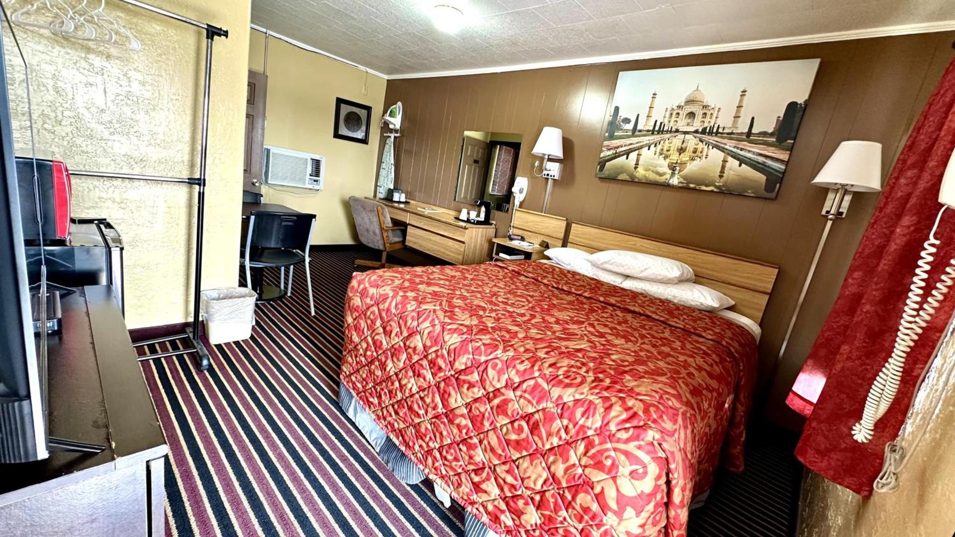 Relax Inn Vinita photo 40