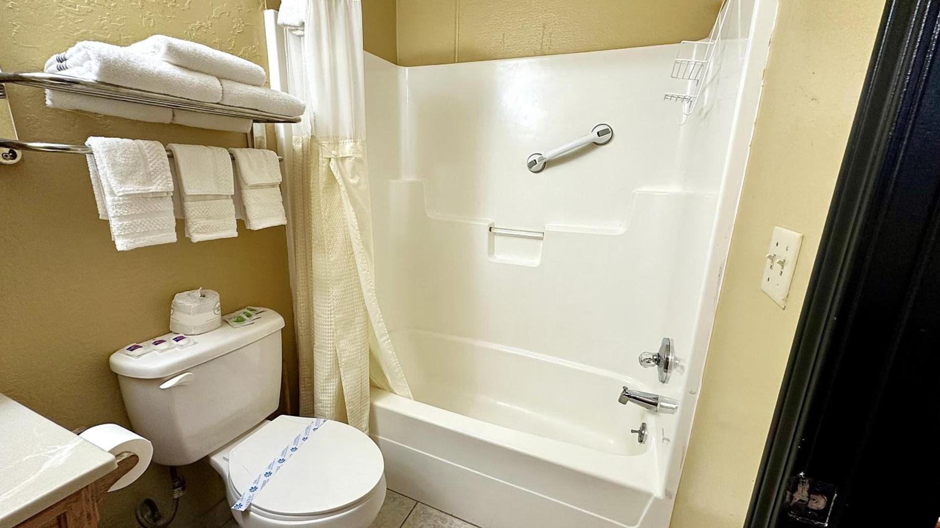 Relax Inn Vinita photo 45