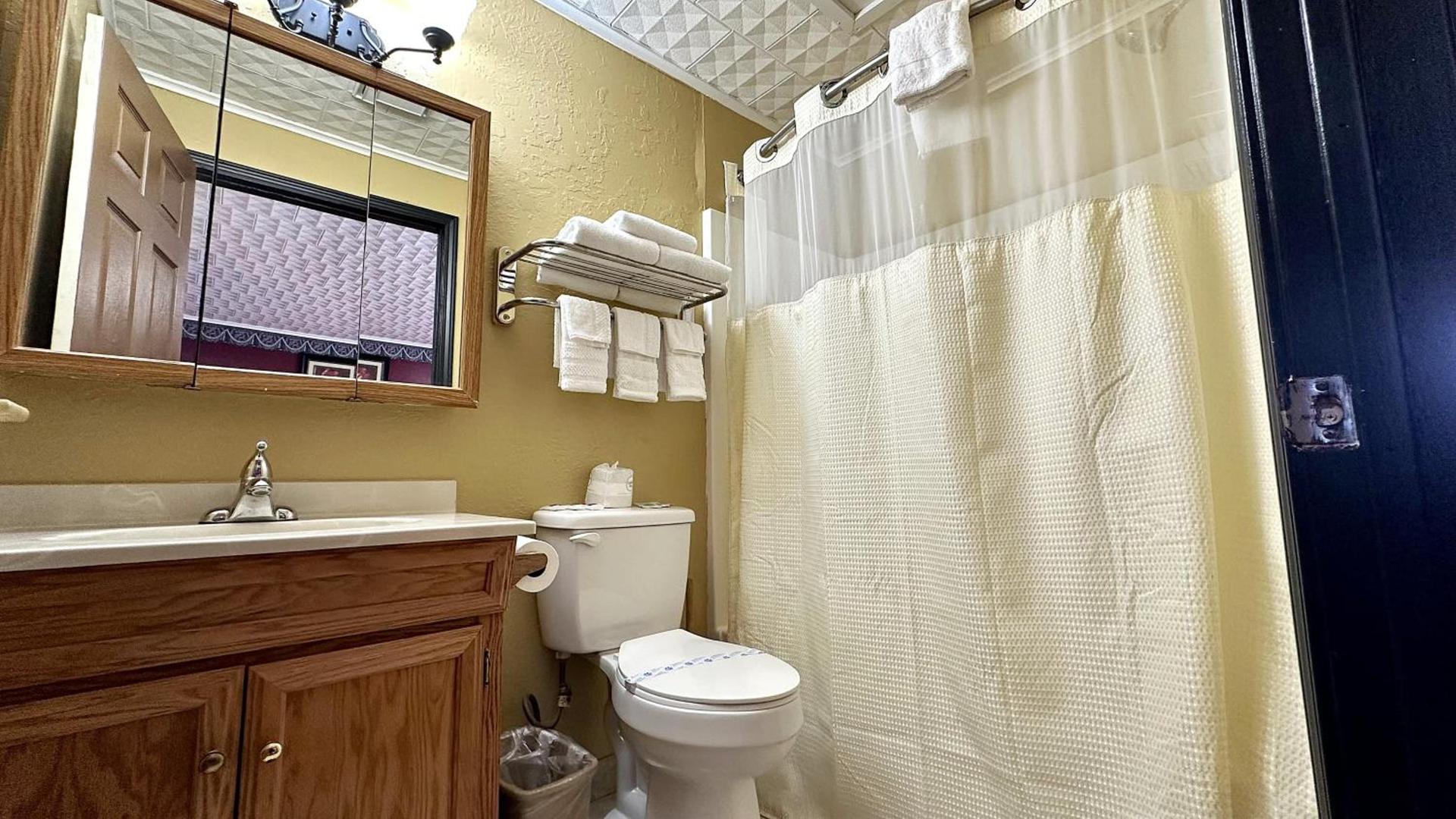 Relax Inn Vinita photo 44