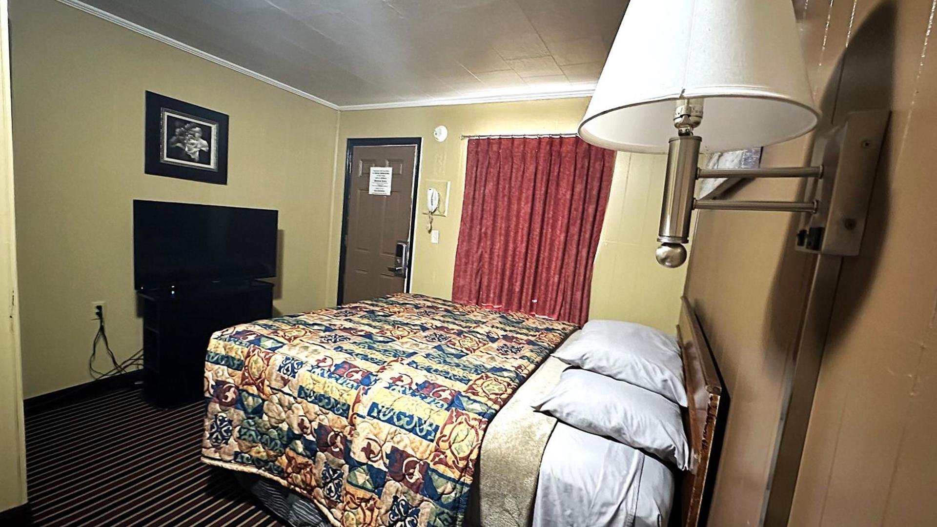Relax Inn Vinita photo 59