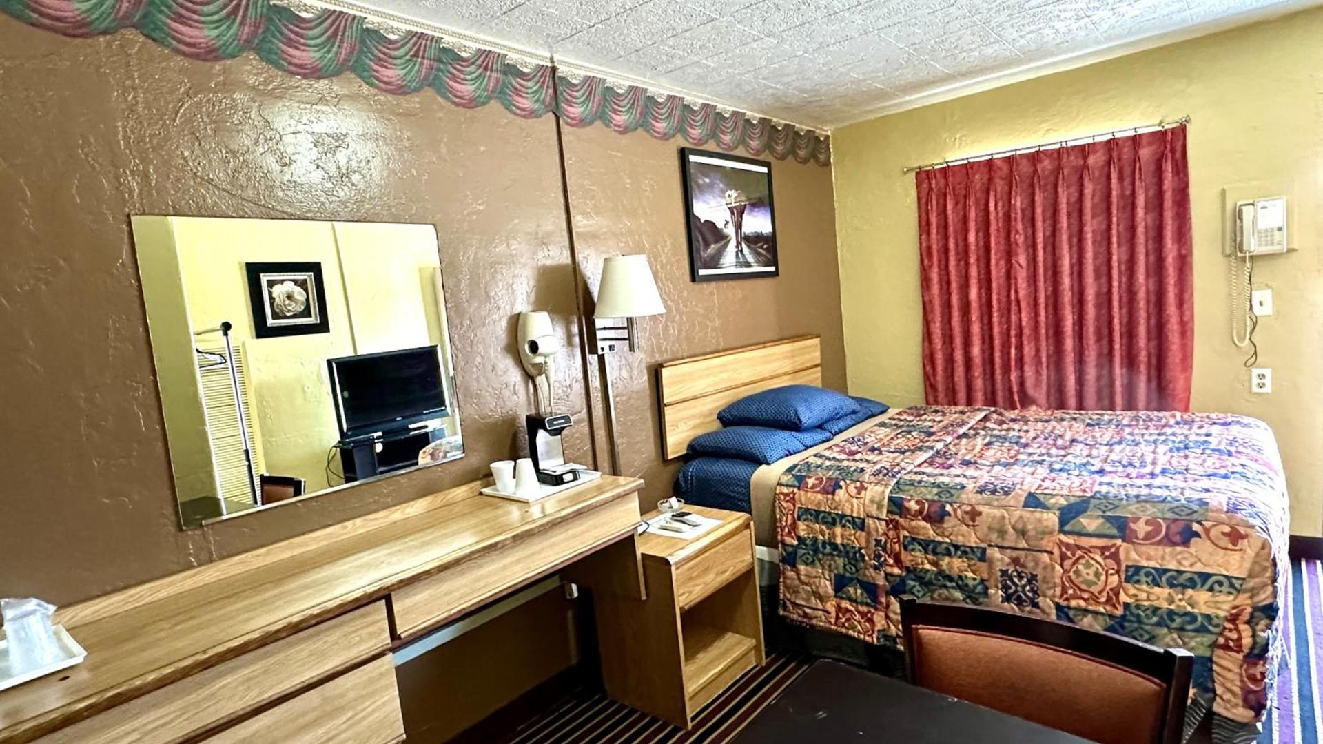 Relax Inn Vinita photo 57