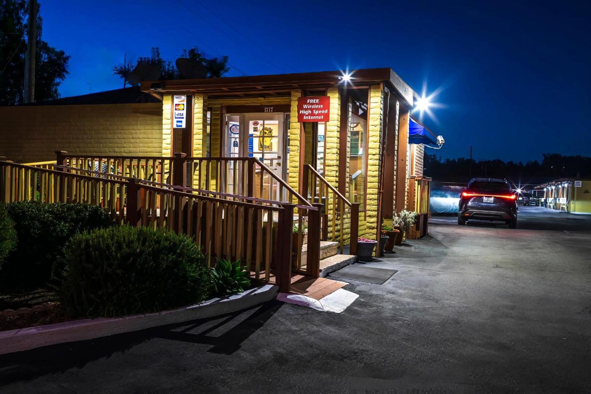 Hitching Post Studios Inn photo 5