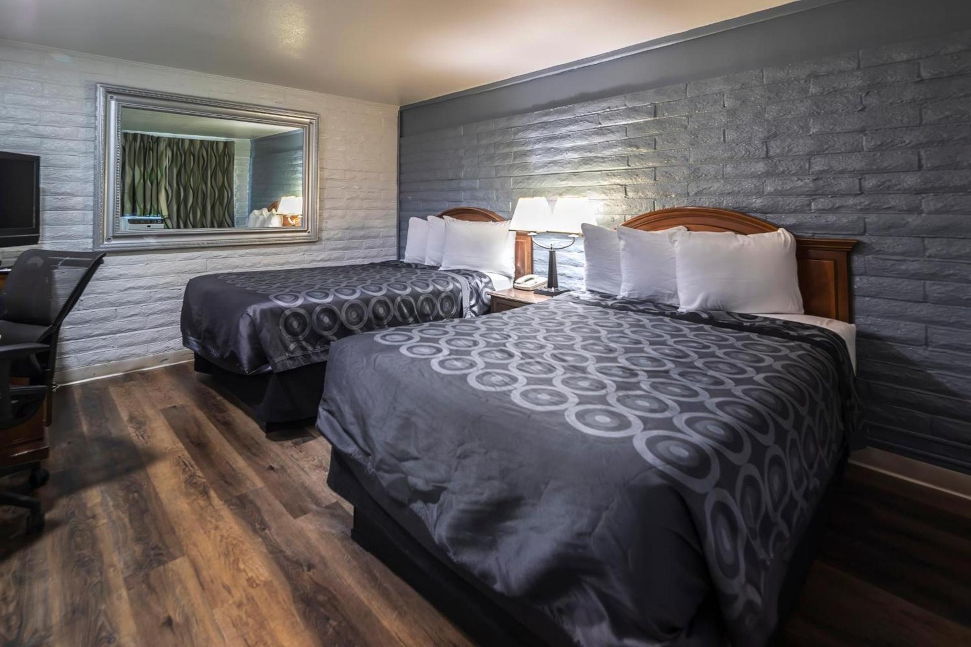 Hitching Post Studios Inn photo 15
