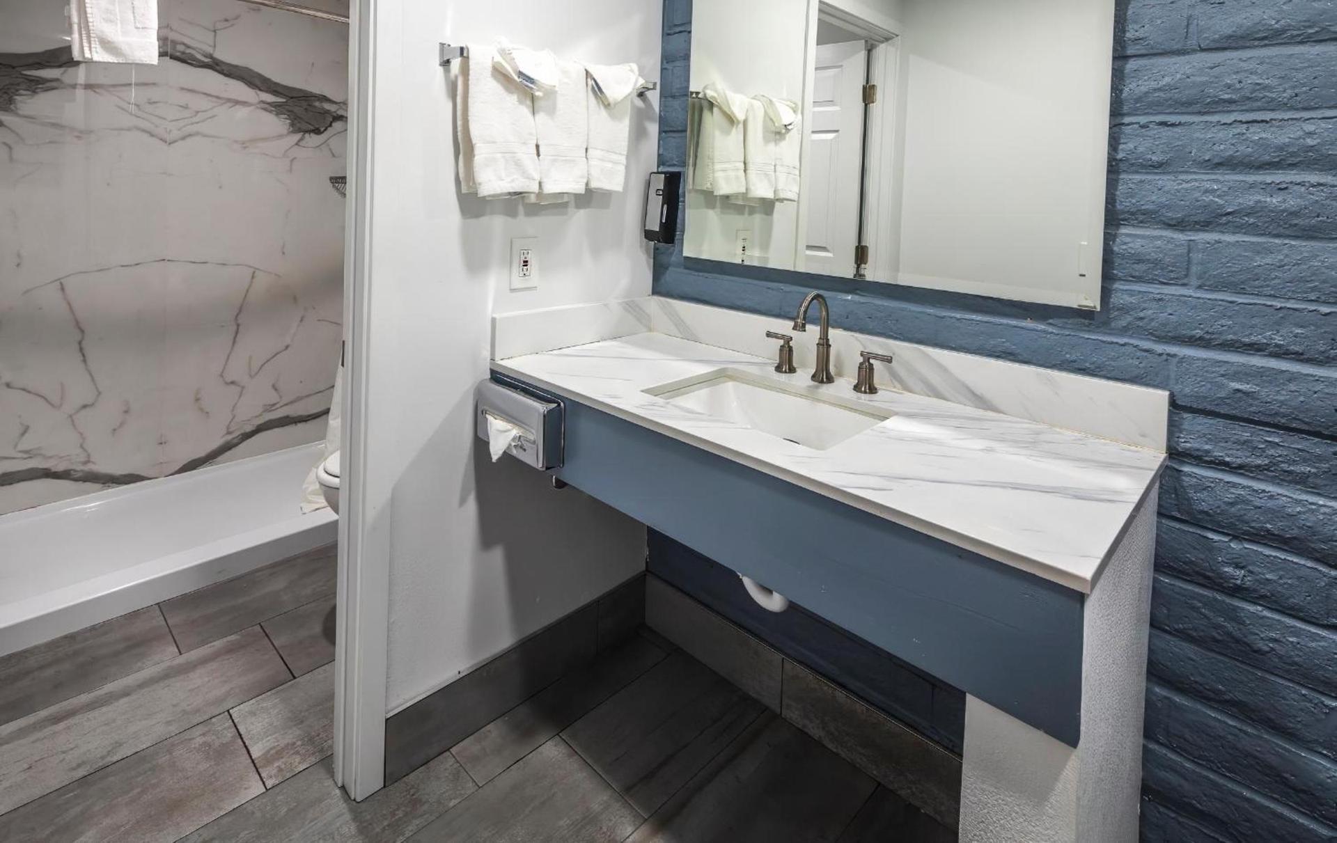 Hitching Post Studios Inn photo 14
