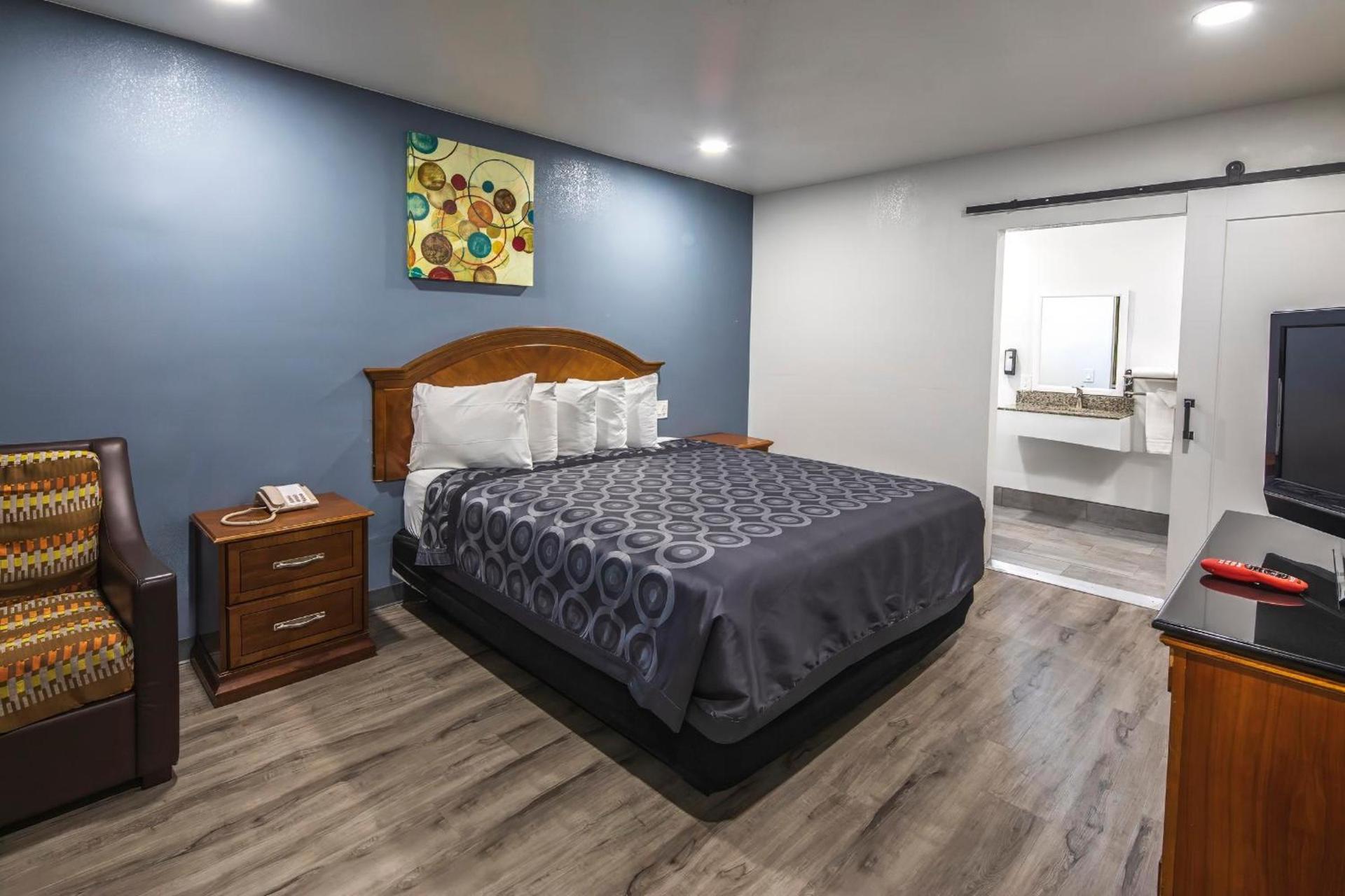 Hitching Post Studios Inn photo 12