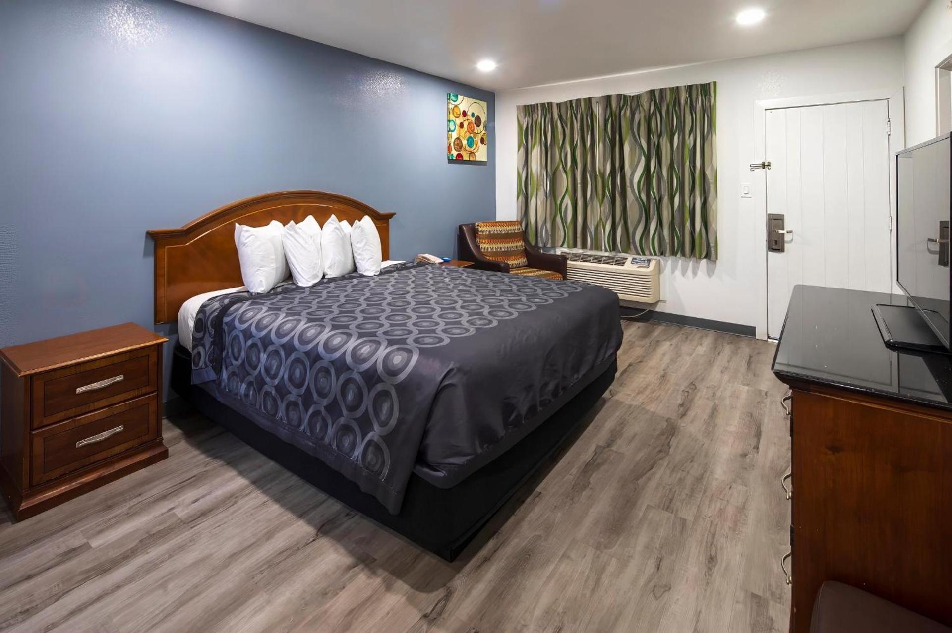 Hitching Post Studios Inn photo 17