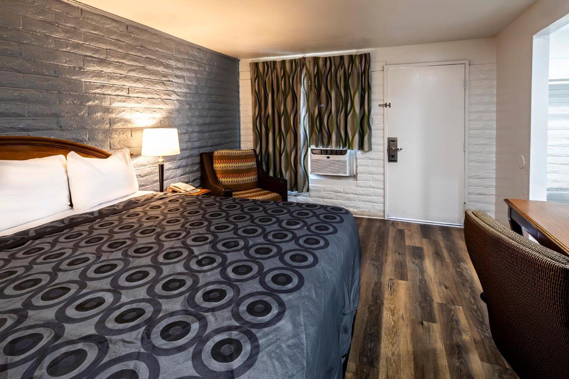 Hitching Post Studios Inn photo 25
