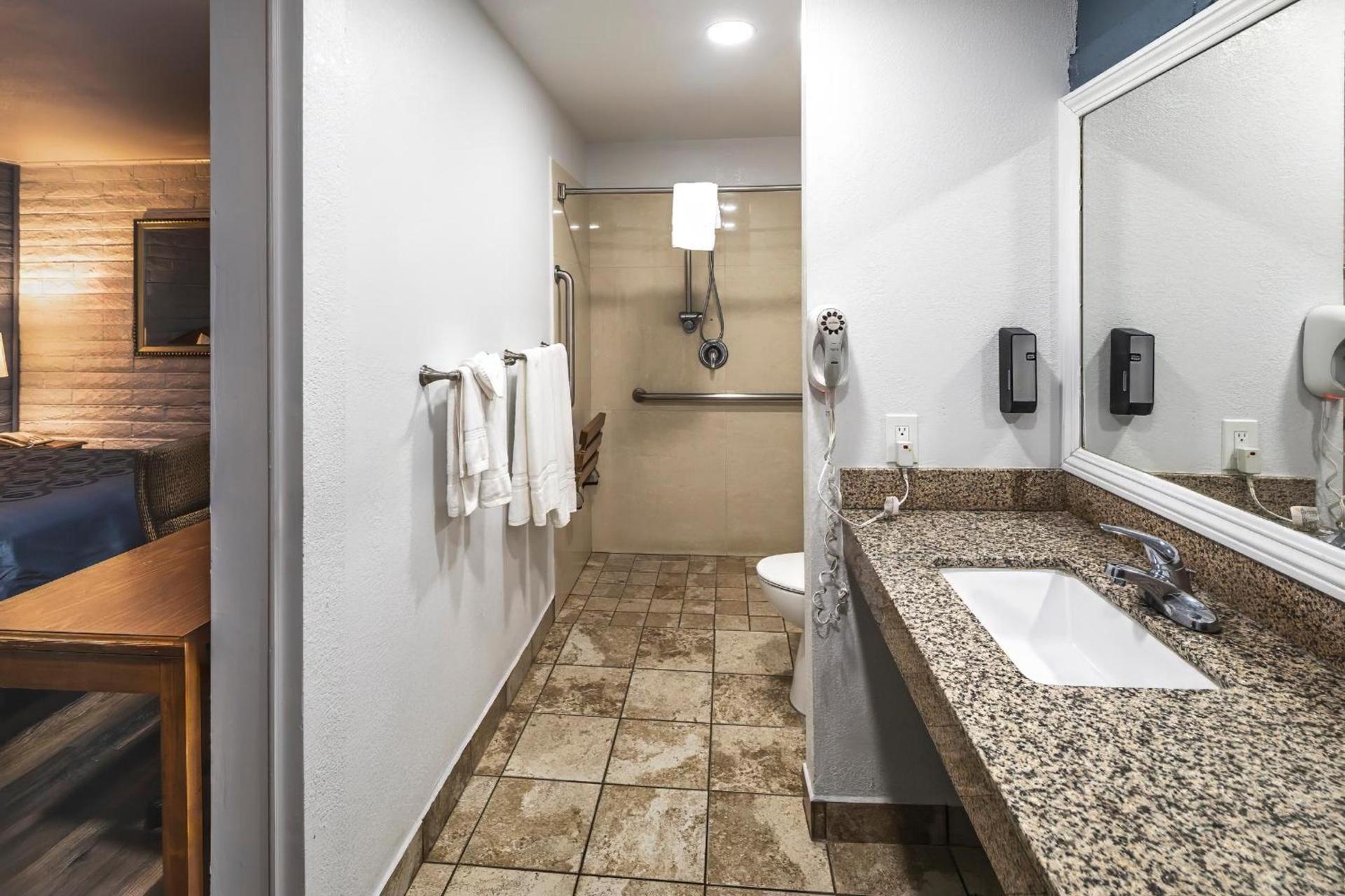 Hitching Post Studios Inn photo 28