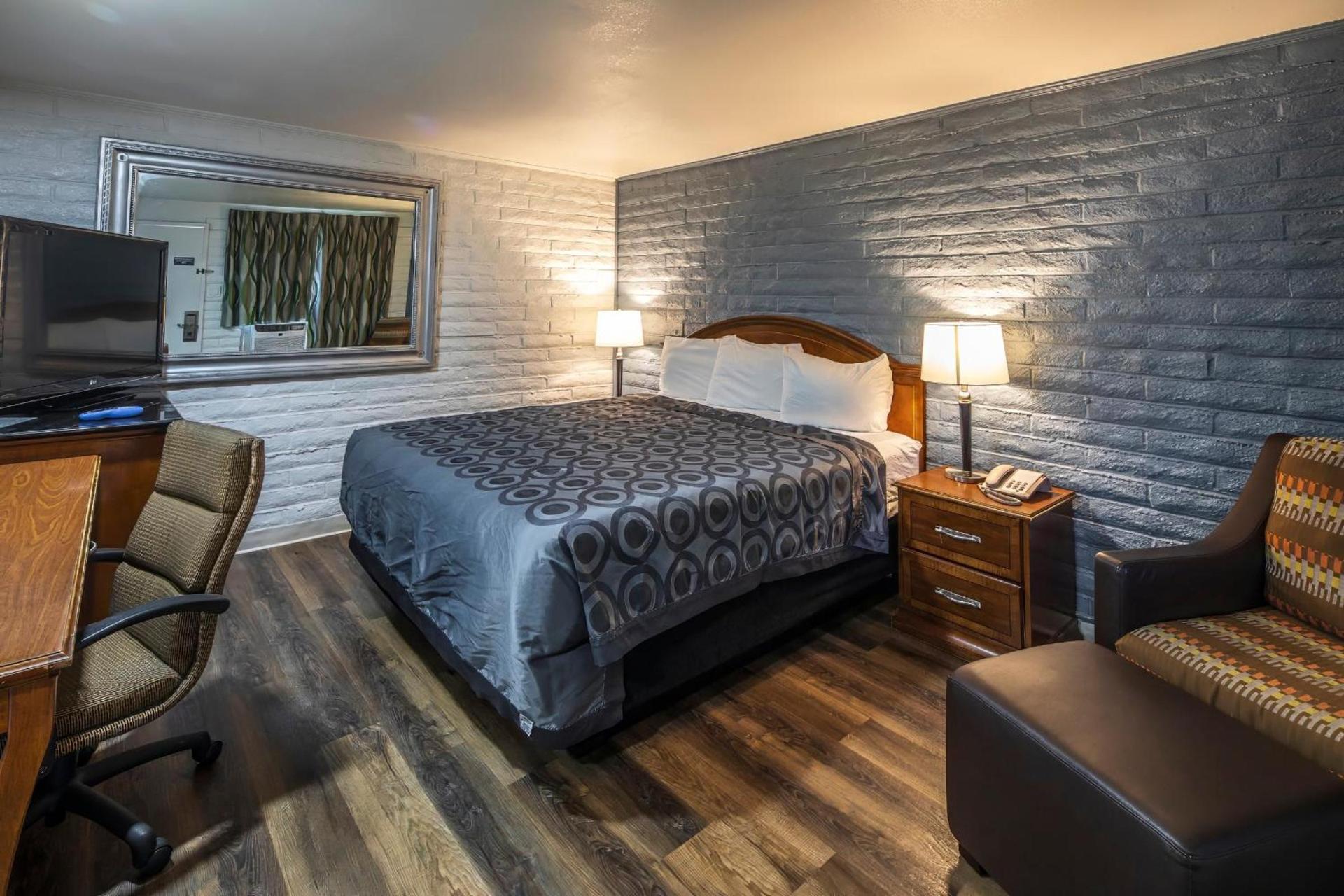 Hitching Post Studios Inn photo 29