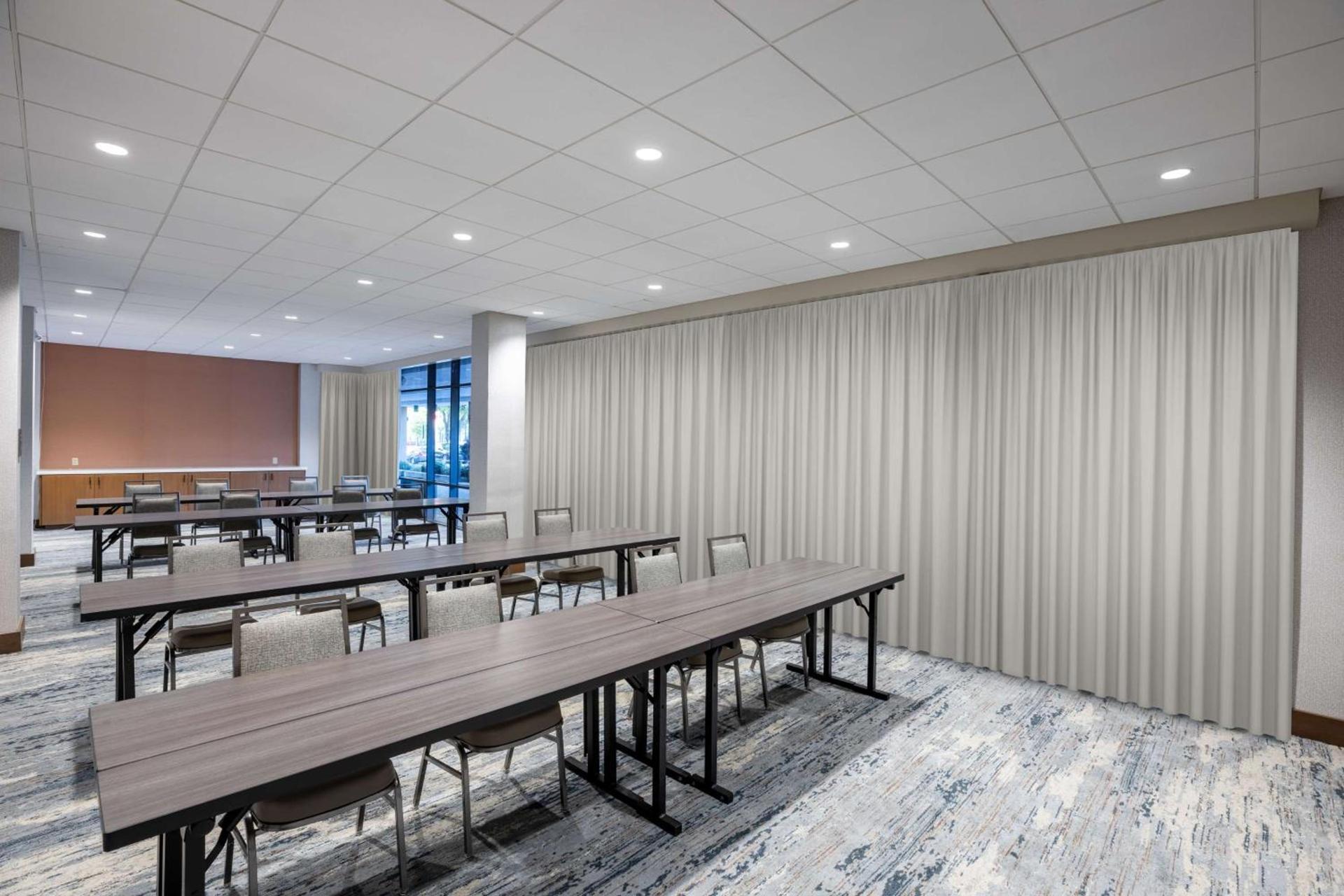 DoubleTree by Hilton Houston Medical Center Hotel & Suites photo 79